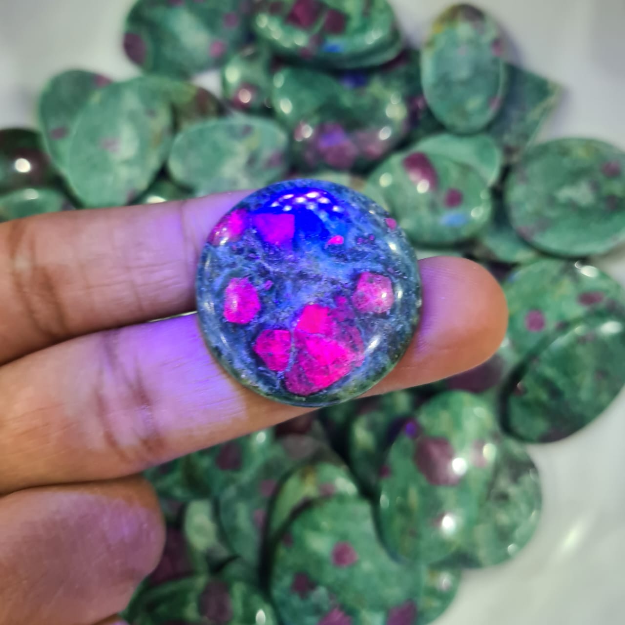 10 pcs of Ruby ziosite cabochon | 25-40mm - The LabradoriteKing