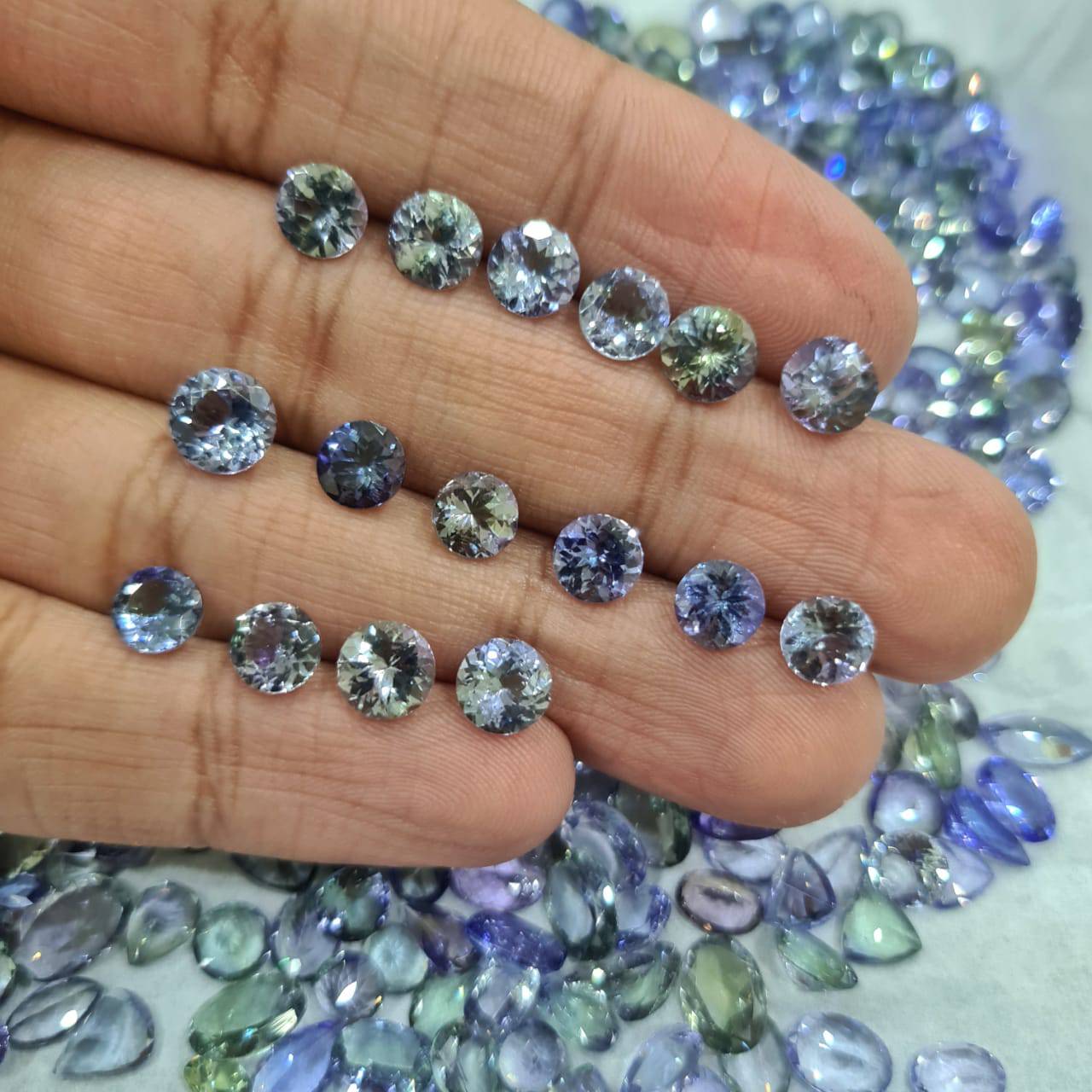 Bi Color Chameleon Tanzanite | Ovals 6mm size | Unheated Tourmalines - The LabradoriteKing