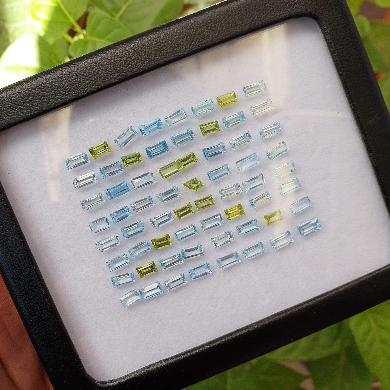 Blue Topaz And Peridot Gem Lot 28 Cts/ 64 Pcs Bagguettes - The LabradoriteKing