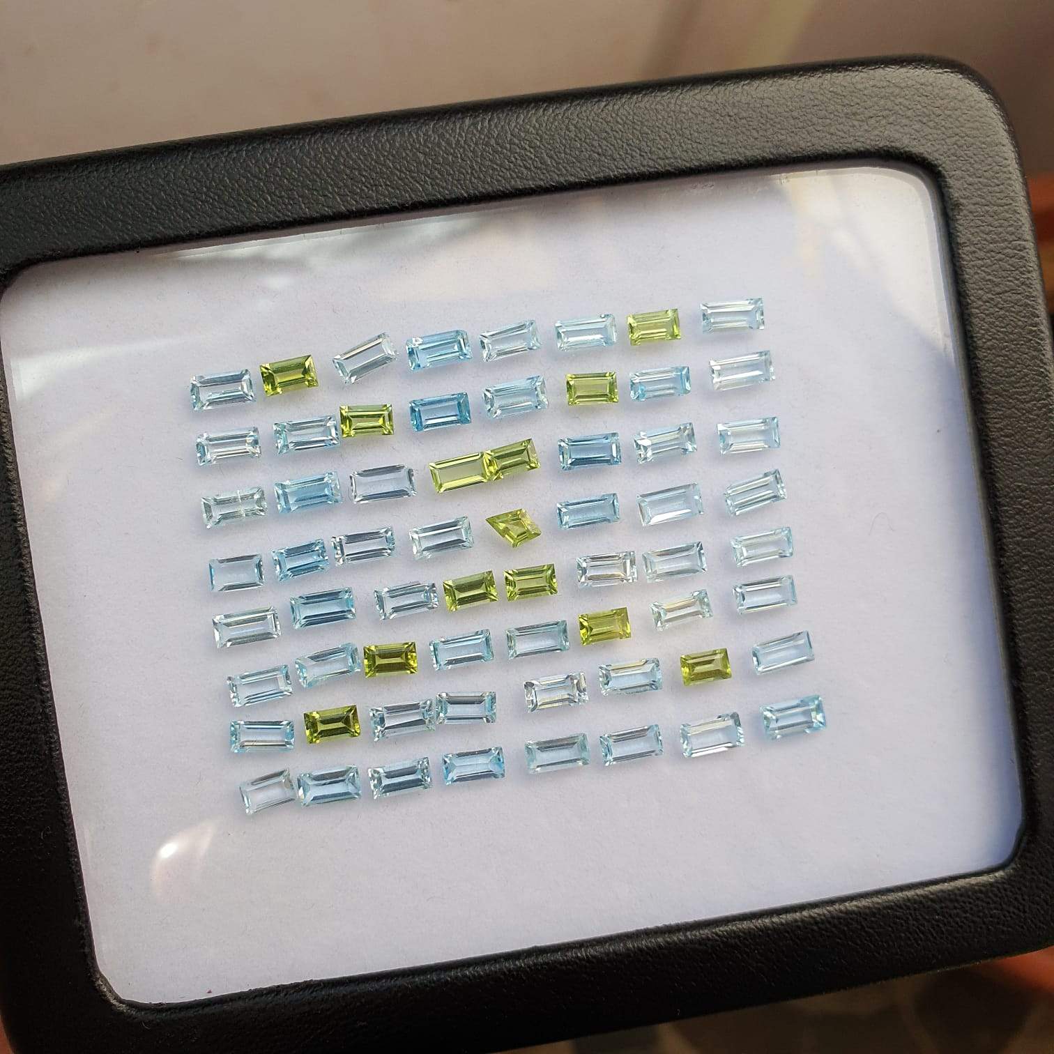 Blue Topaz And Peridot Gem Lot 28 Cts/ 64 Pcs Bagguettes - The LabradoriteKing