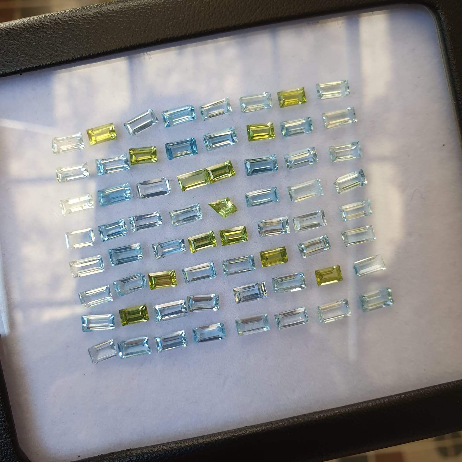 Blue Topaz And Peridot Gem Lot 28 Cts/ 64 Pcs Bagguettes - The LabradoriteKing