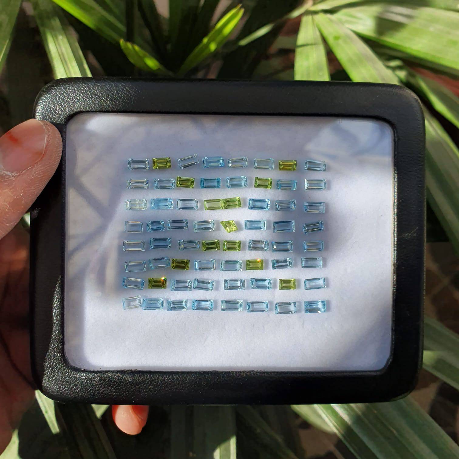 Blue Topaz And Peridot Gem Lot 28 Cts/ 64 Pcs Bagguettes - The LabradoriteKing