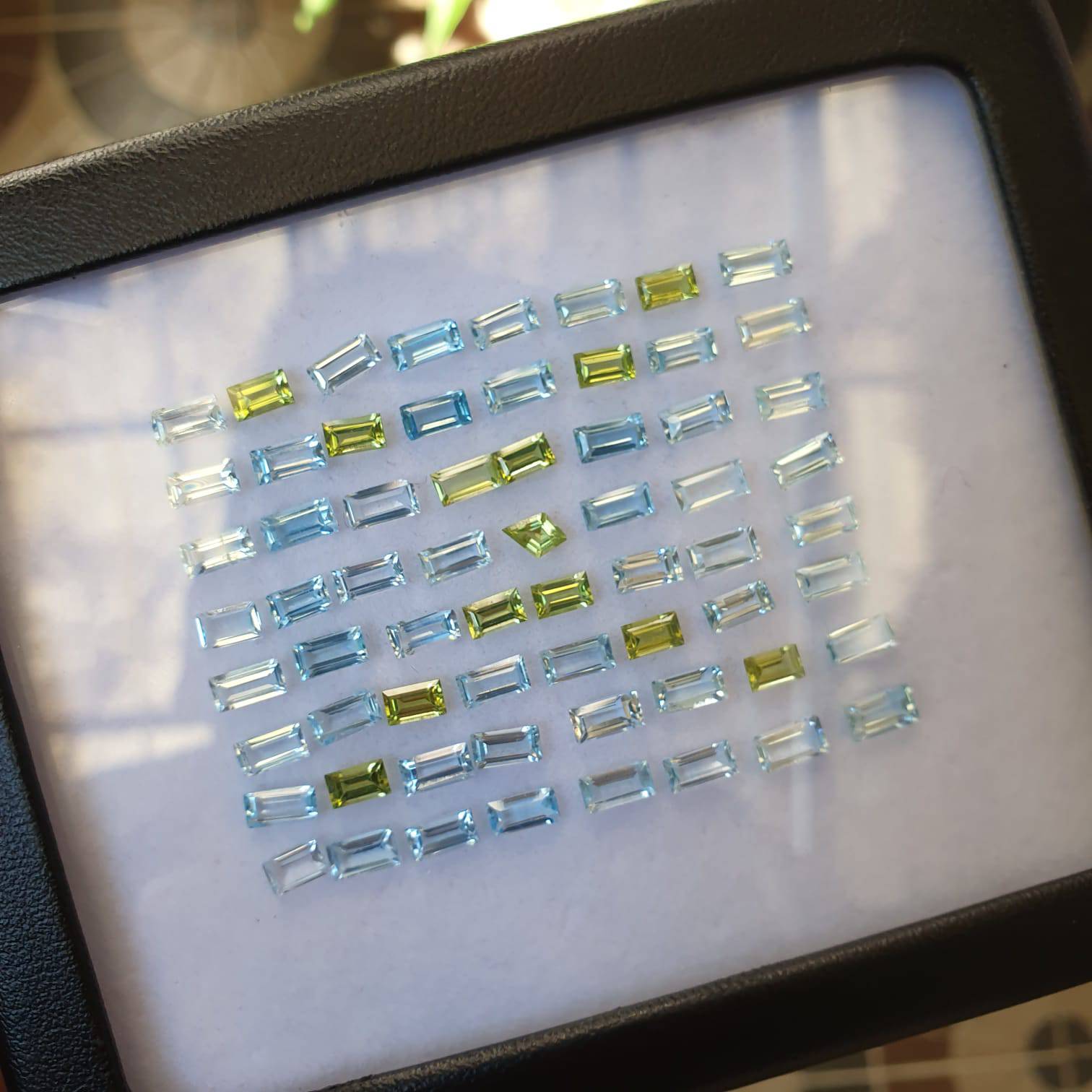 Blue Topaz And Peridot Gem Lot 28 Cts/ 64 Pcs Bagguettes - The LabradoriteKing