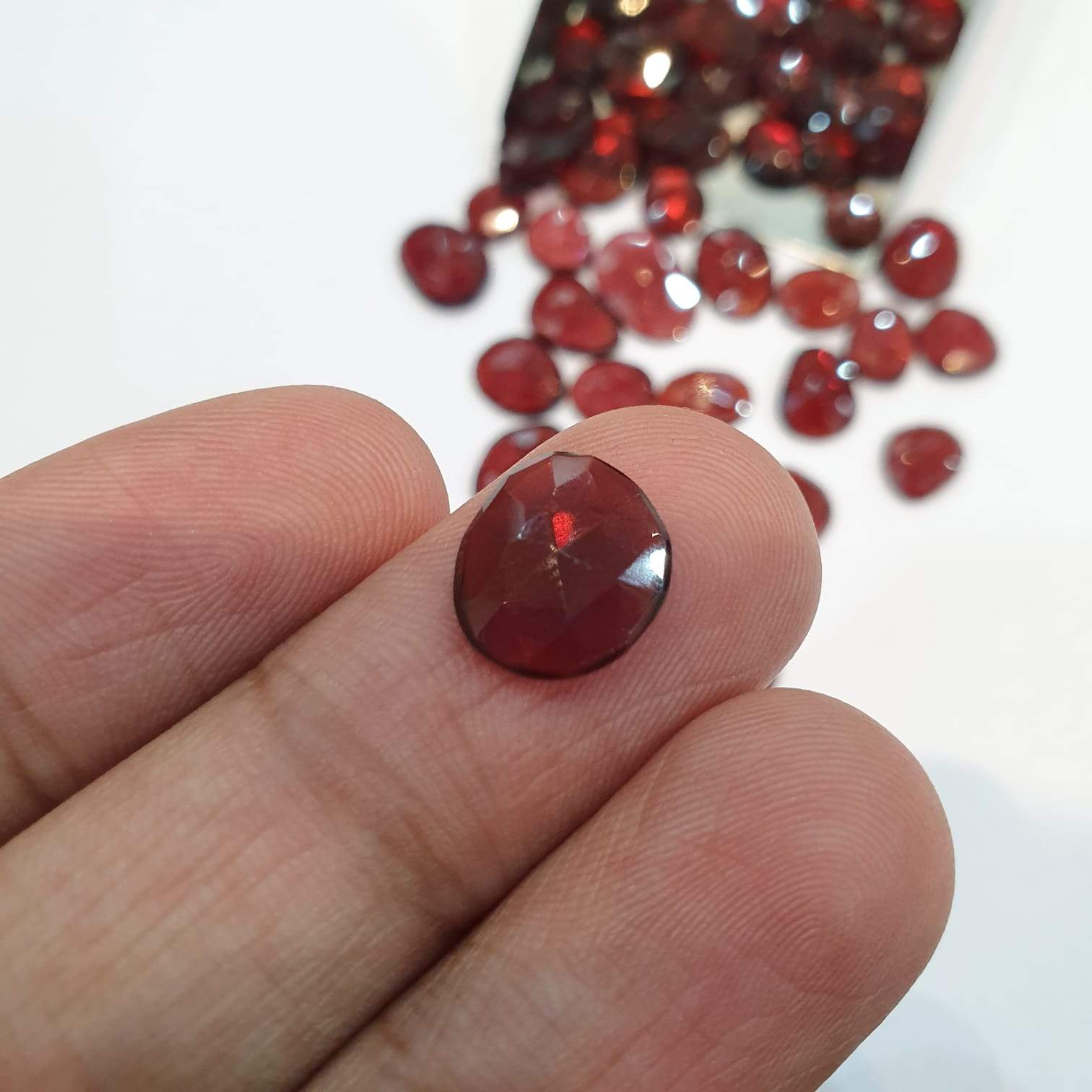 Natural Garnet Rosecust 20pcs Lot Flat Backs - The LabradoriteKing