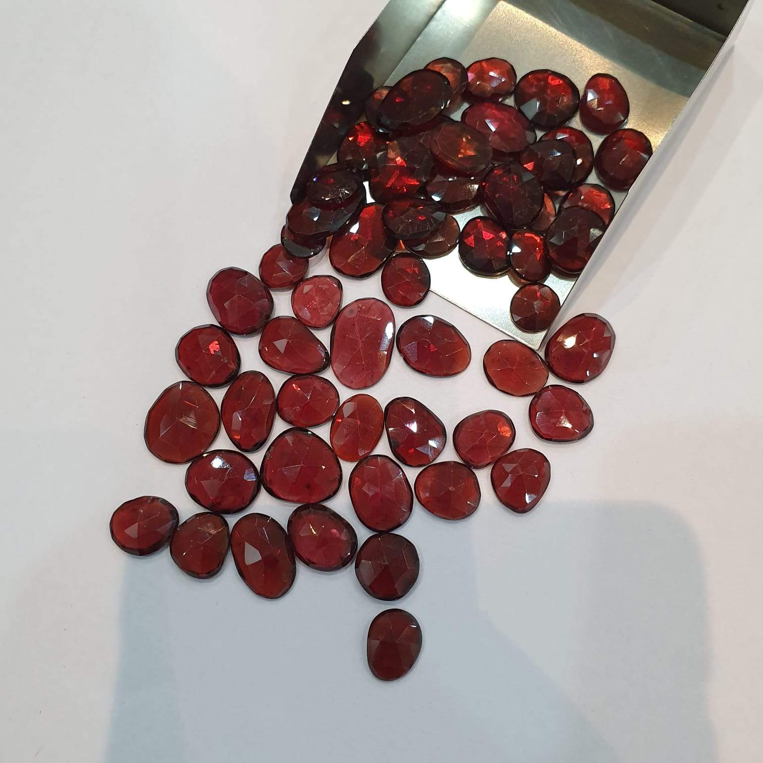 Natural Garnet Rosecust 20pcs Lot Flat Backs - The LabradoriteKing