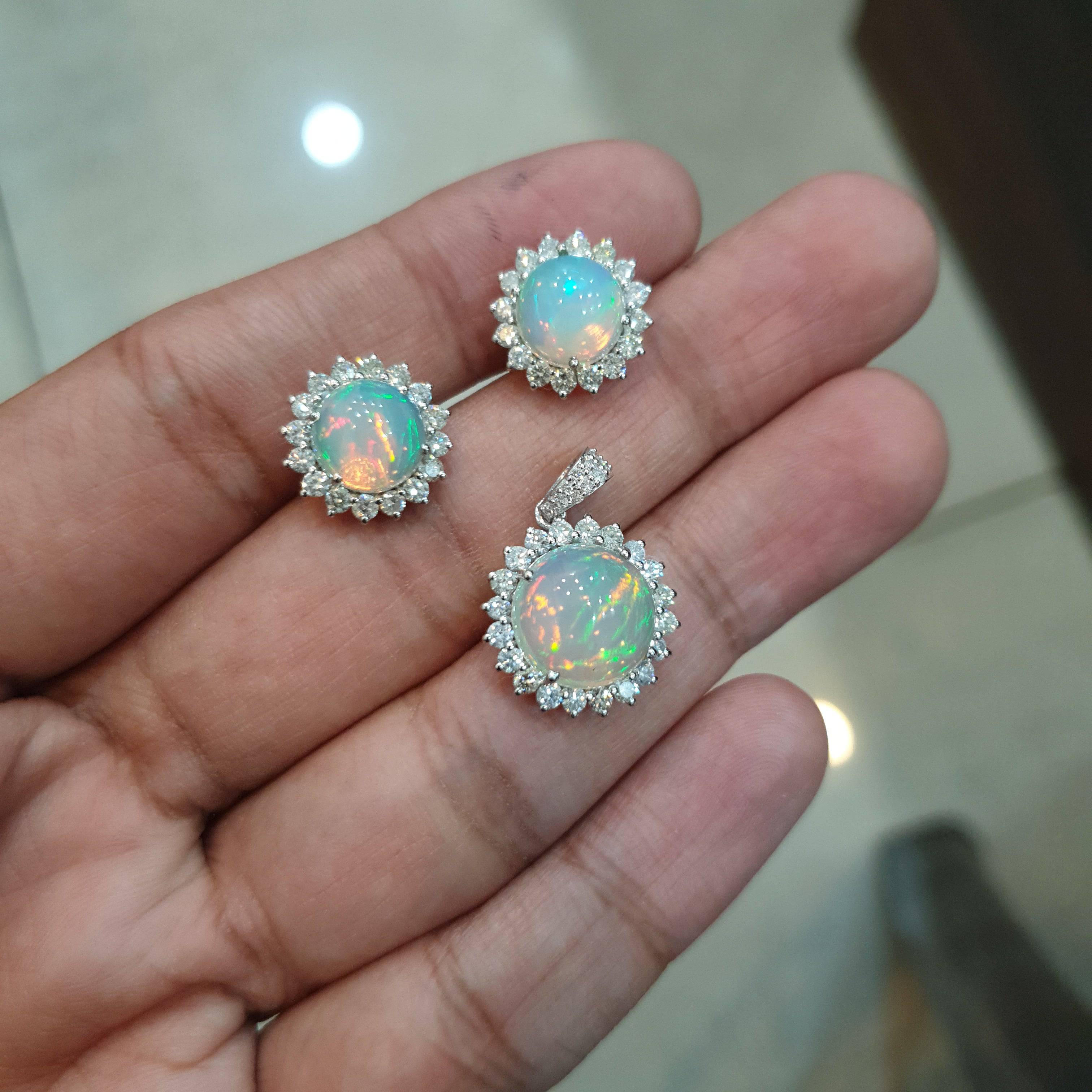 Opal Set | 14KT Solid Gold | Natural Diamonds Earrings and Pendant - The LabradoriteKing