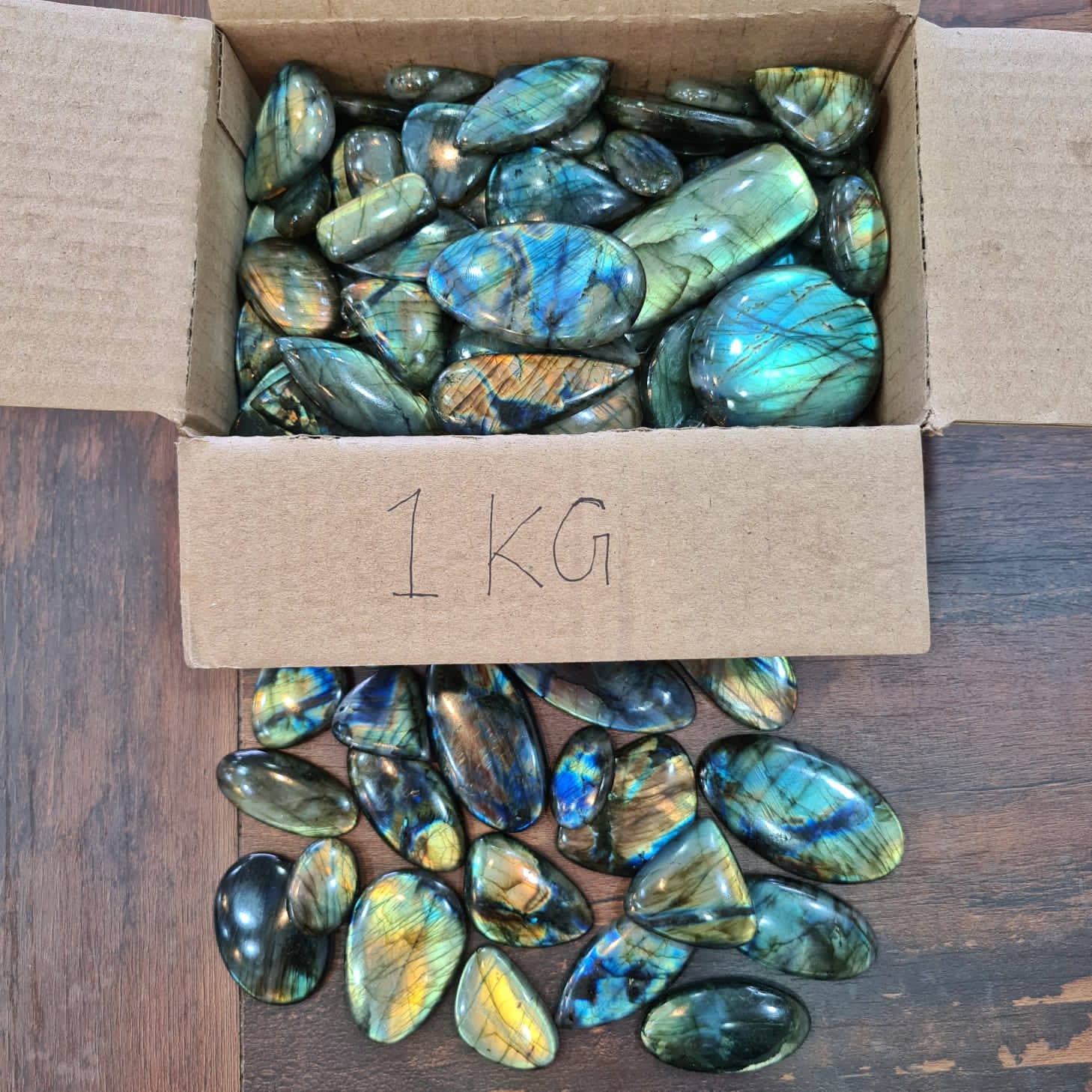 Wholesaleš„ Labradorite Cabochons Slabs | Flashy High quality slabs 1-4"Inches - The LabradoriteKing