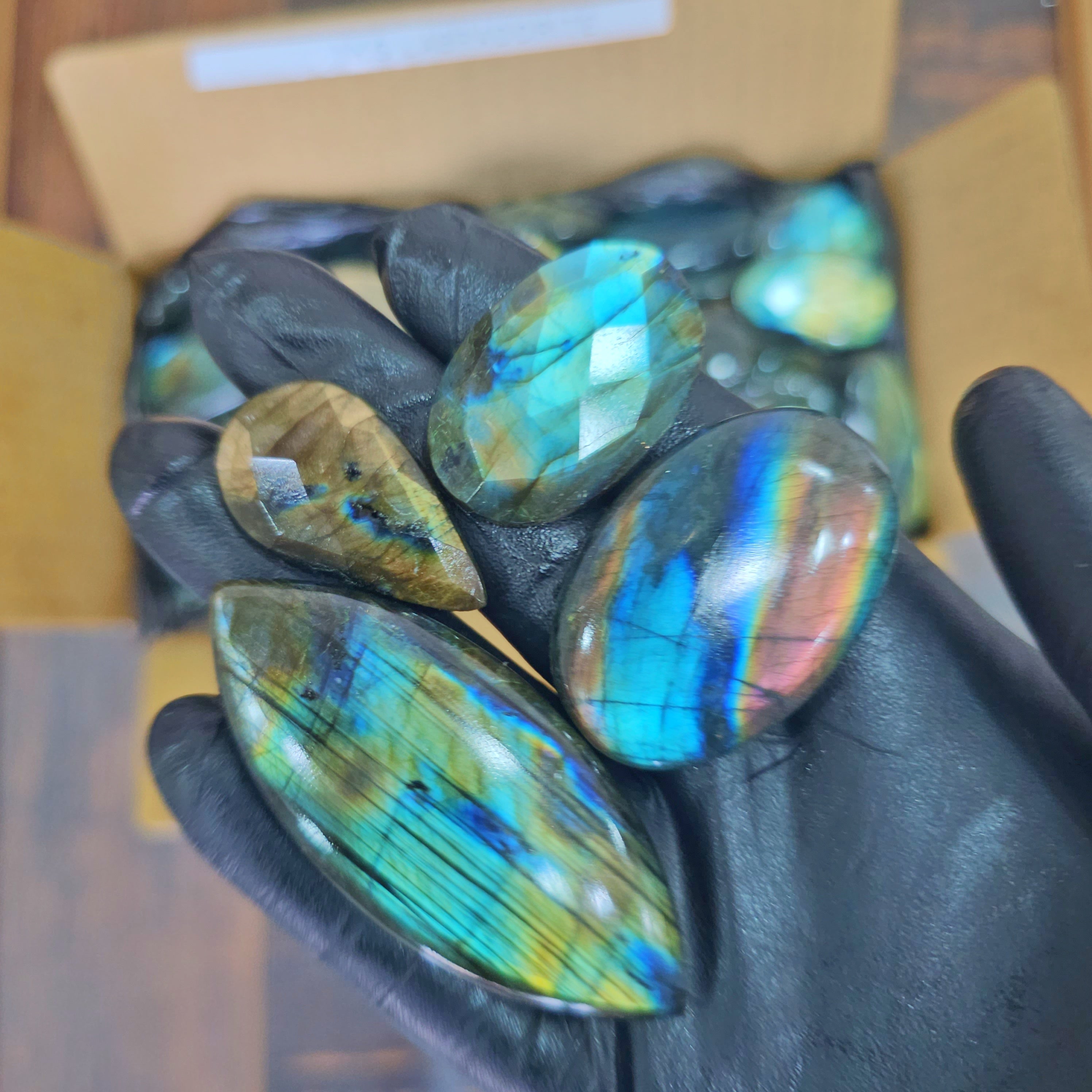 Wholesale🔥 Labradorite Cabochons Slabs | Flashy High quality slabs 1-4"Inches | 80-100 pcs - The LabradoriteKing