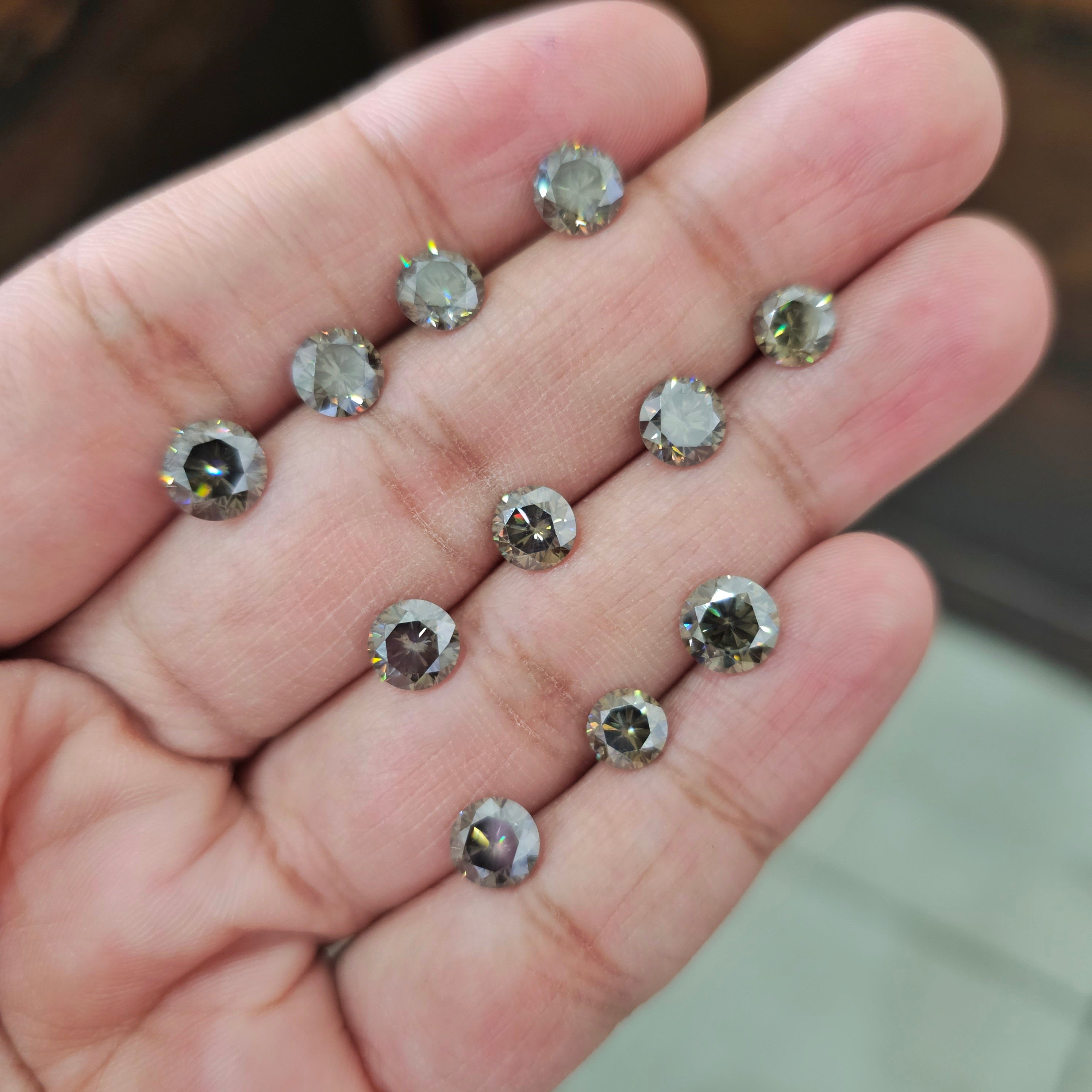 1 Pc of Greyish Brown Moissanite round Cut 7mm - The LabradoriteKing