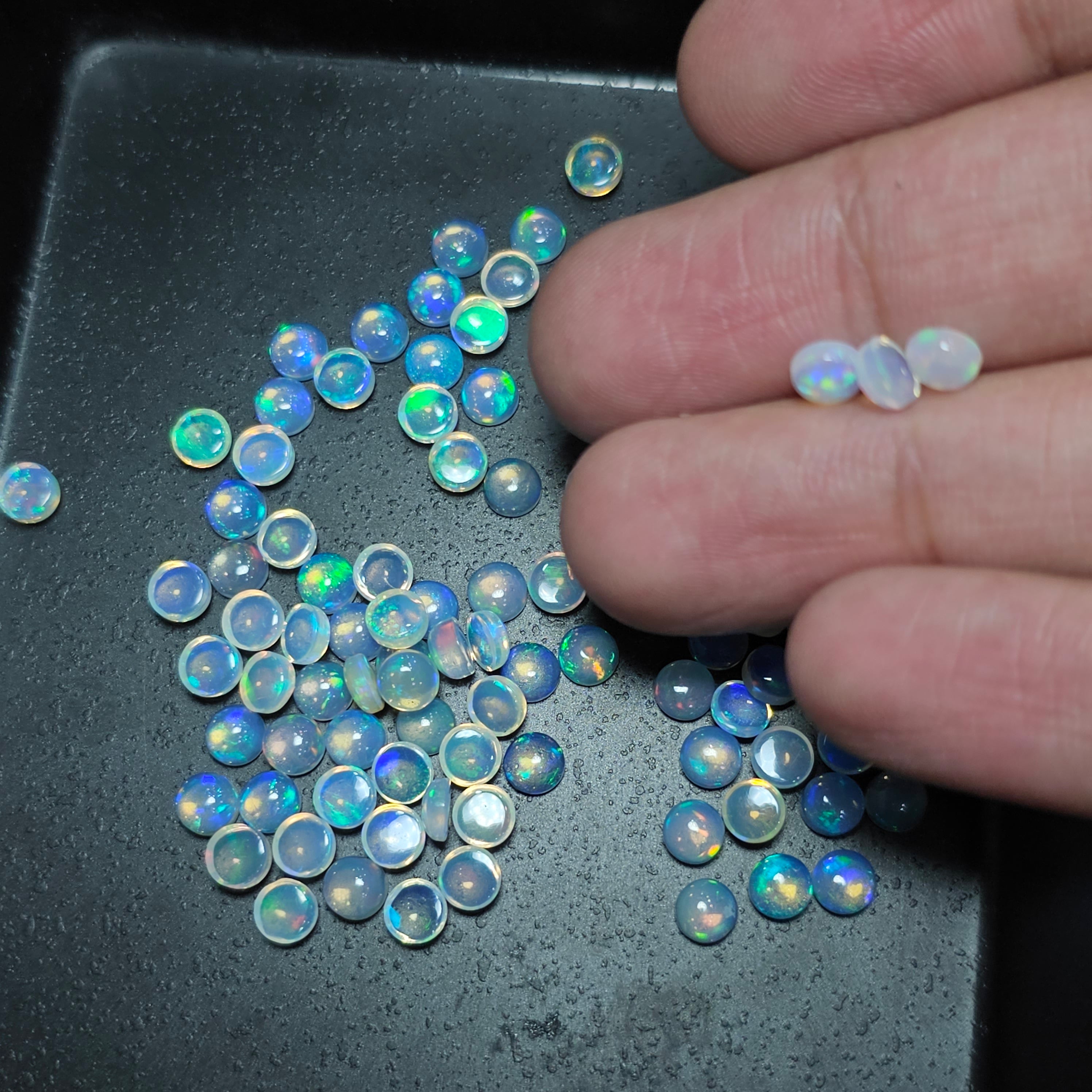 95 pcs Natural Ethiopian Opal  Opal Cabochon Gemstone Round Shape:5mm - The LabradoriteKing