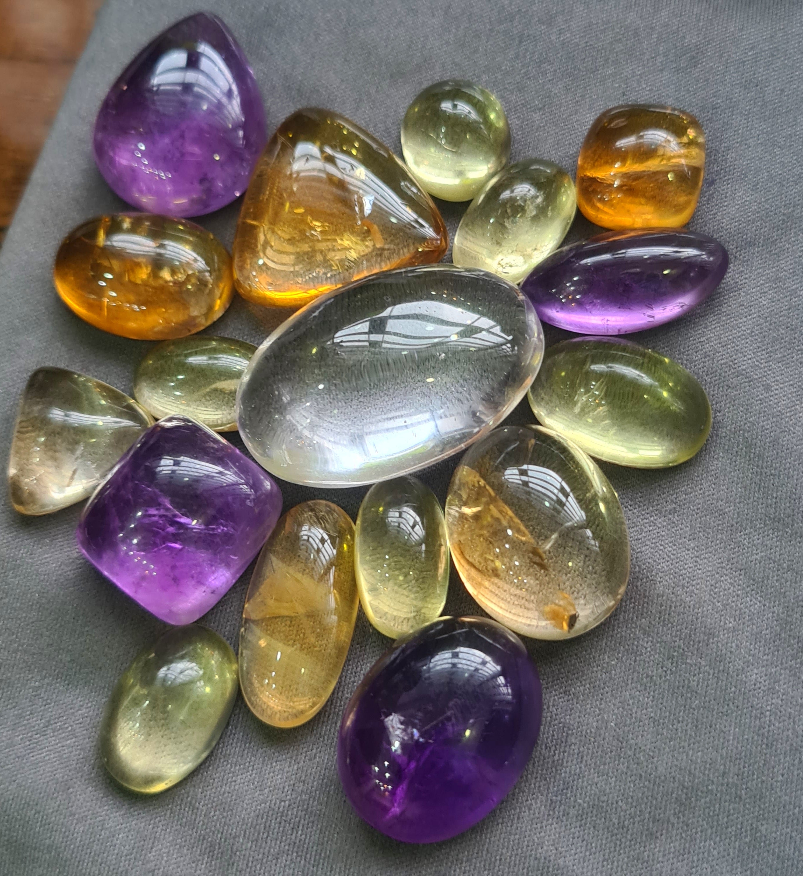 17 Pcs Natural Mix Cabochon Gemstone Mix Shape: 13-30mm - The LabradoriteKing