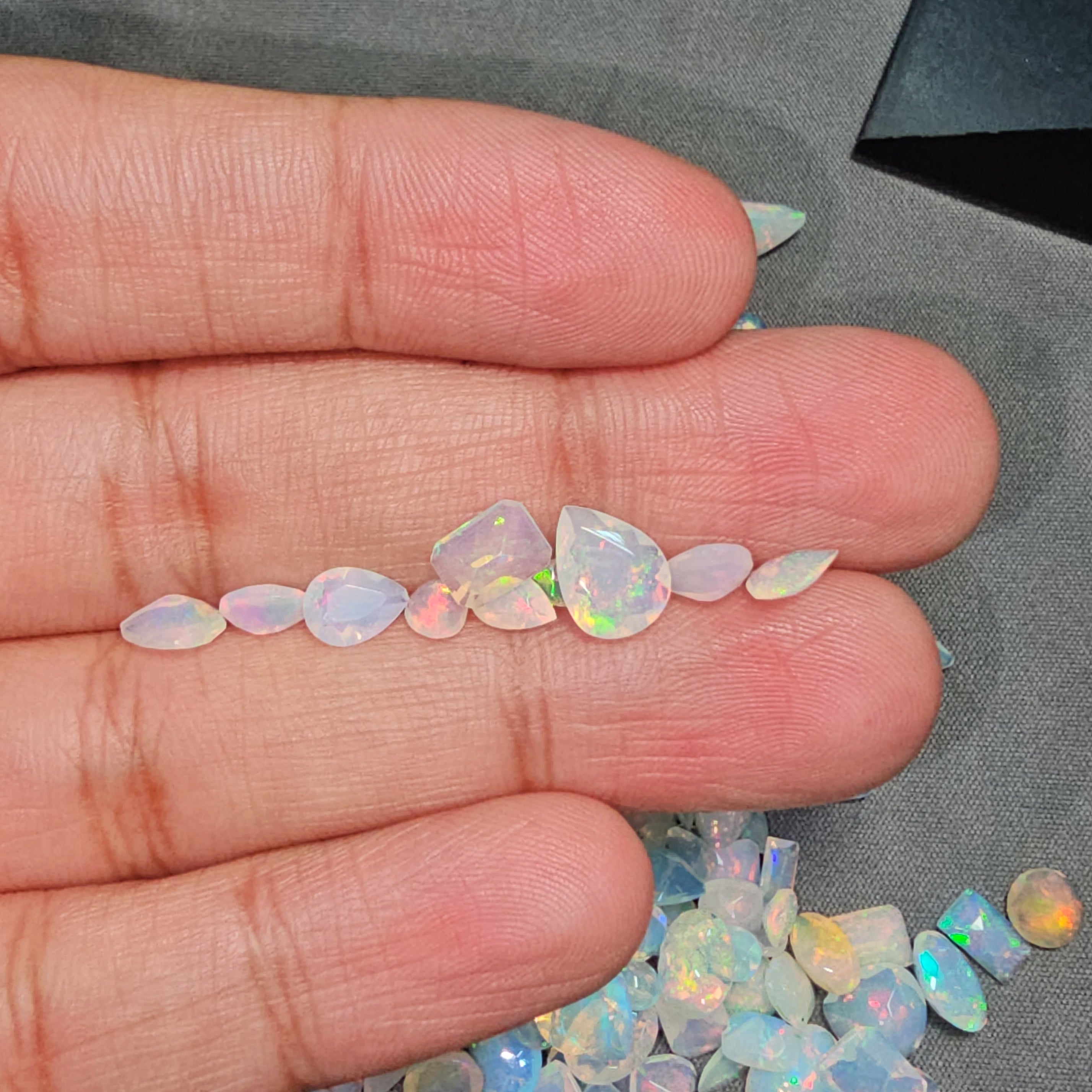 🔥 End Today | Faceted Natural Opal 5 Cts scoop | 18-20 Pcs | 4-8mm - The LabradoriteKing