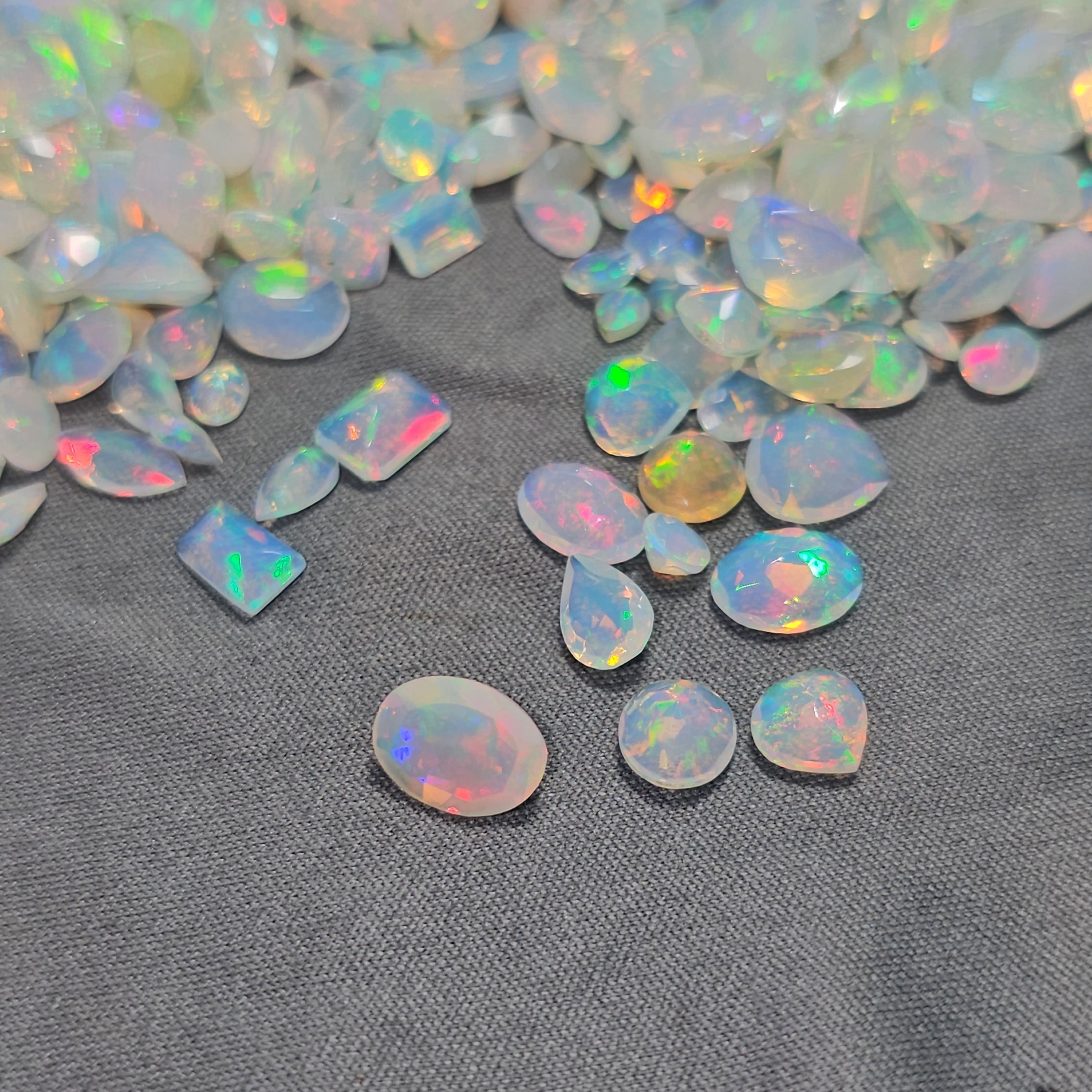 🔥 End Today | Faceted Natural Opal 5 Cts scoop | 18-20 Pcs | 4-8mm - The LabradoriteKing