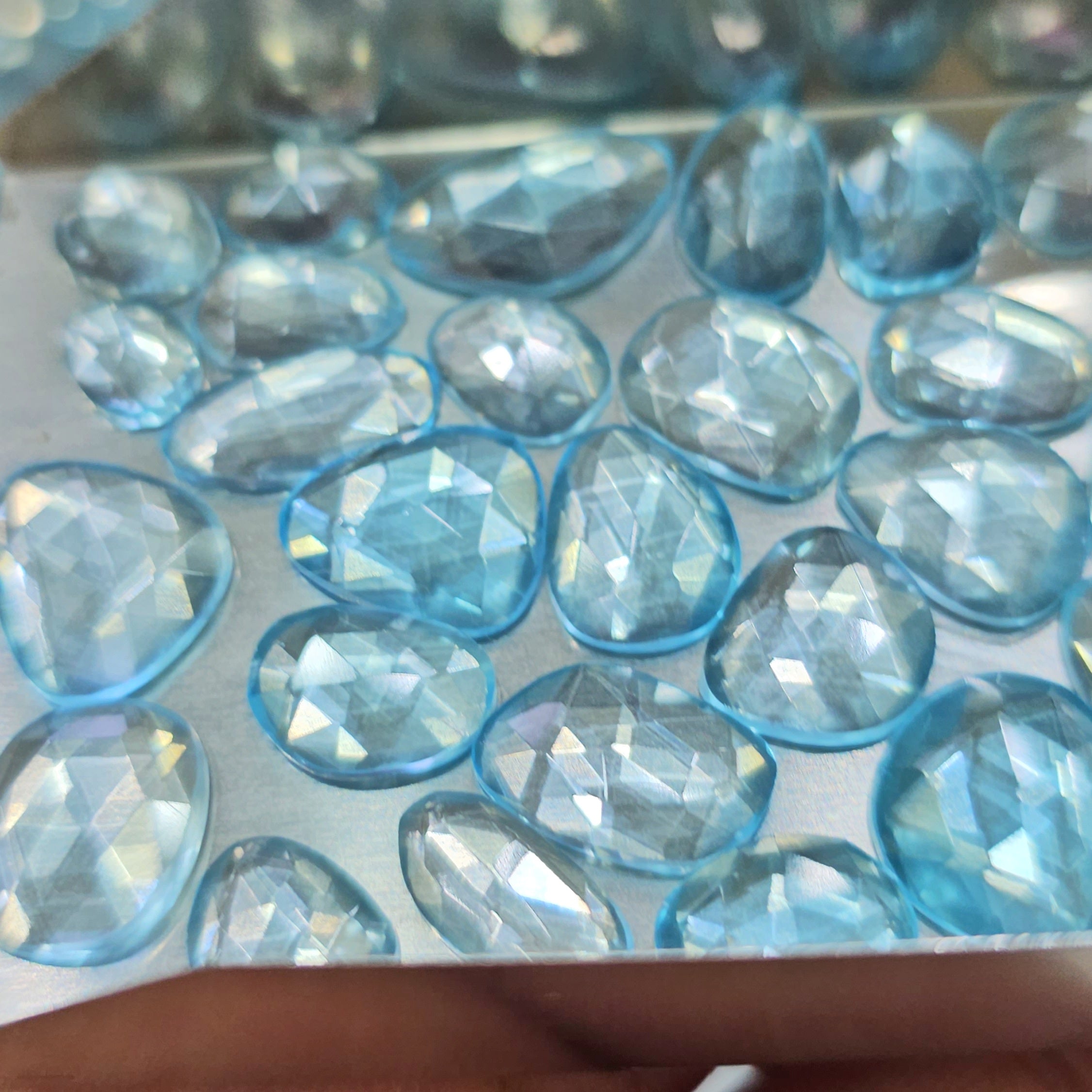 20 Pcs Blue Topaz Rosecuts | 8-15mm Size | Flat Back Rosecuts - The LabradoriteKing