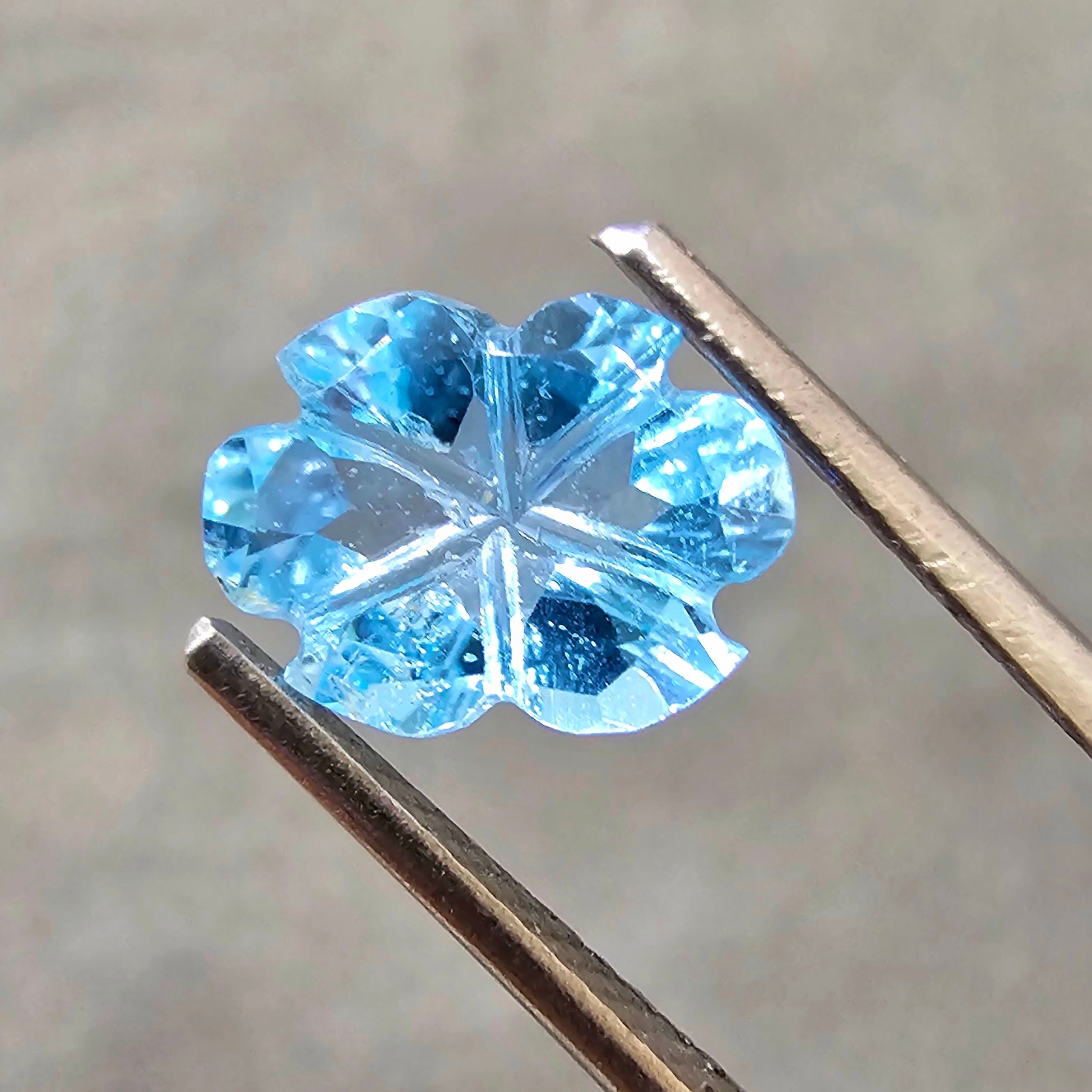 10 Pcs Natural Blue Topaz Carved Flower Oval Shape 9mm - The LabradoriteKing