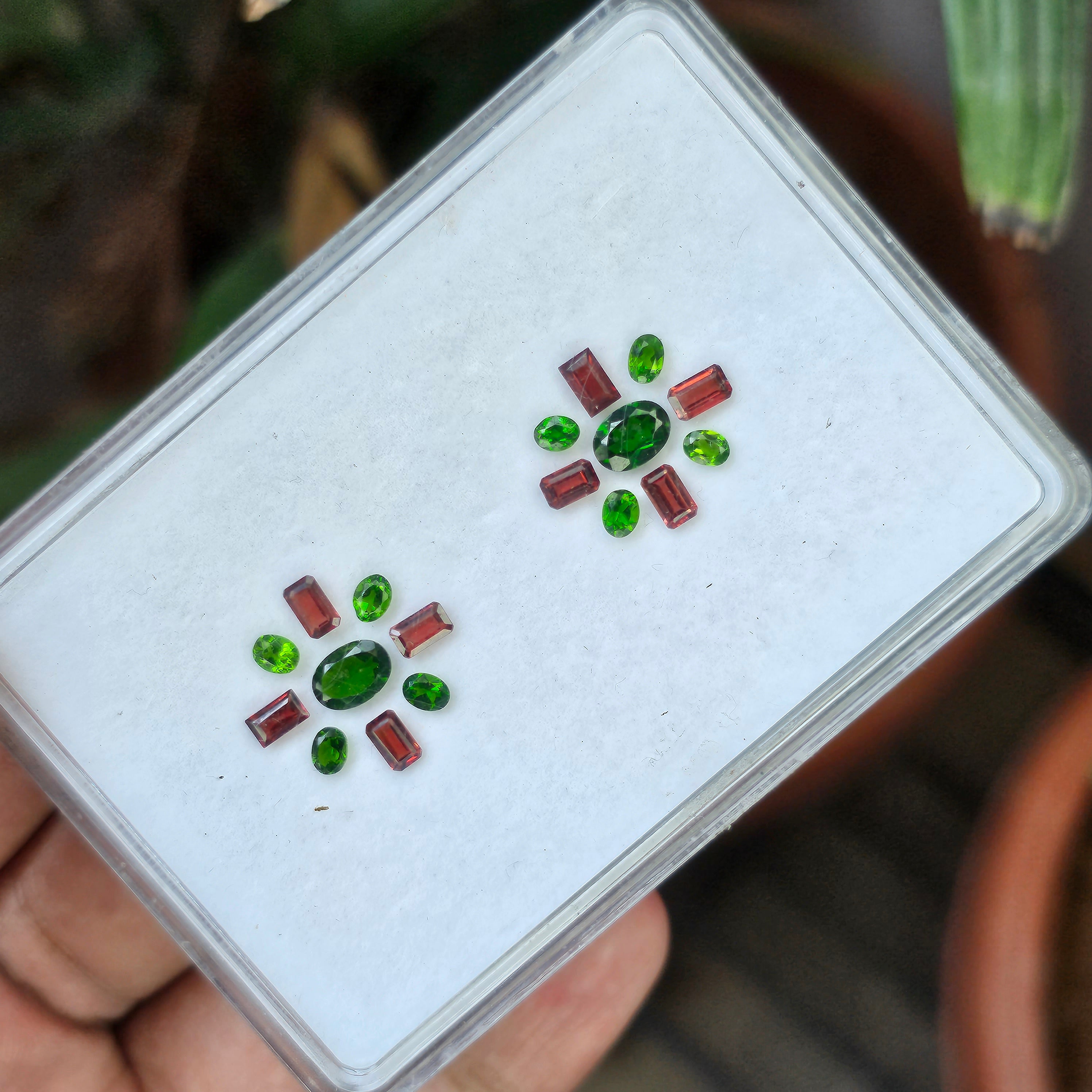 18 Pcs Natural Garnet And Chrome Diopside Gemstone Faceted Oval And Rectangle Shape:| Size 4-7mm - The LabradoriteKing