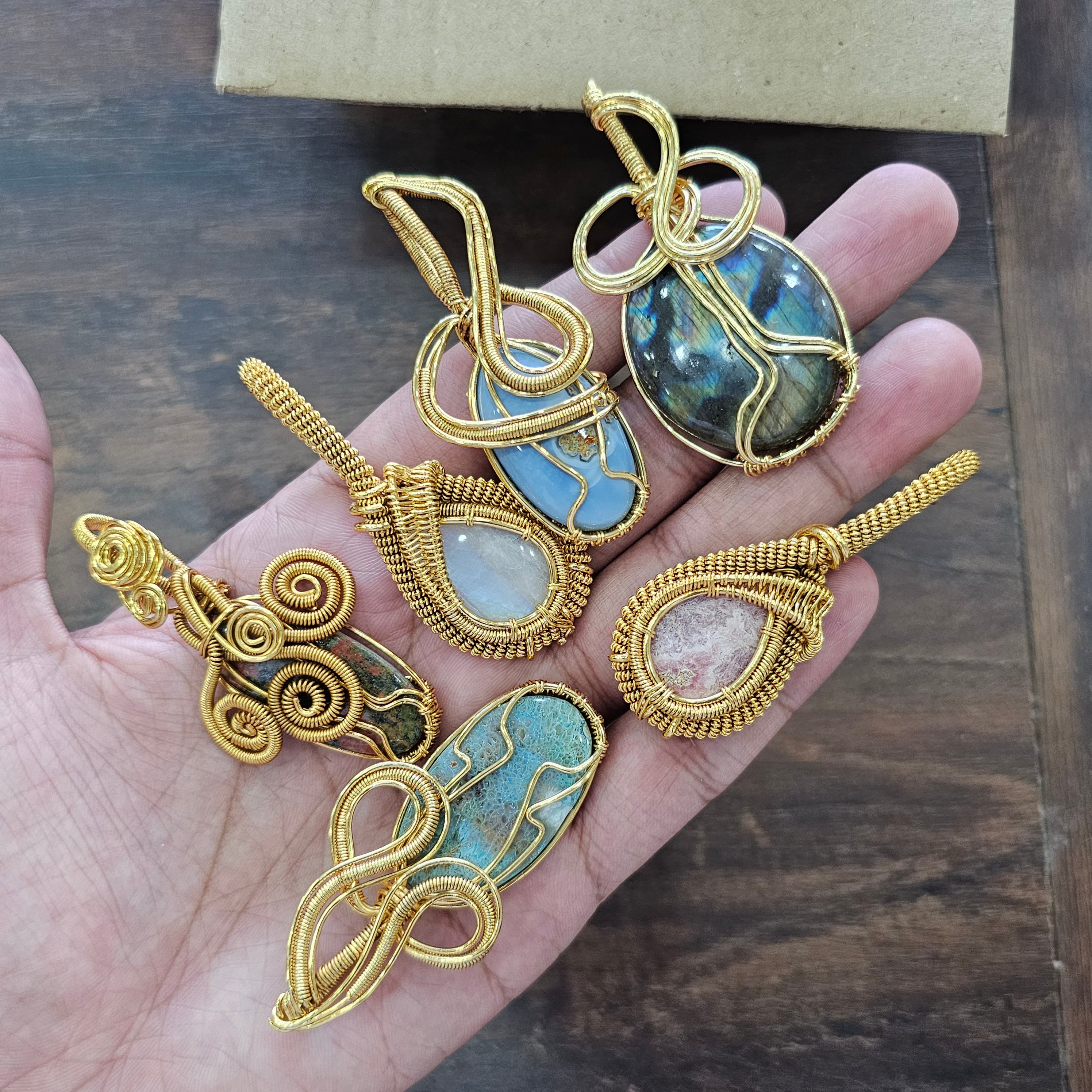 20 Pcs of Gold Plated Wire wrapped Pendant | 3 Inches - The LabradoriteKing