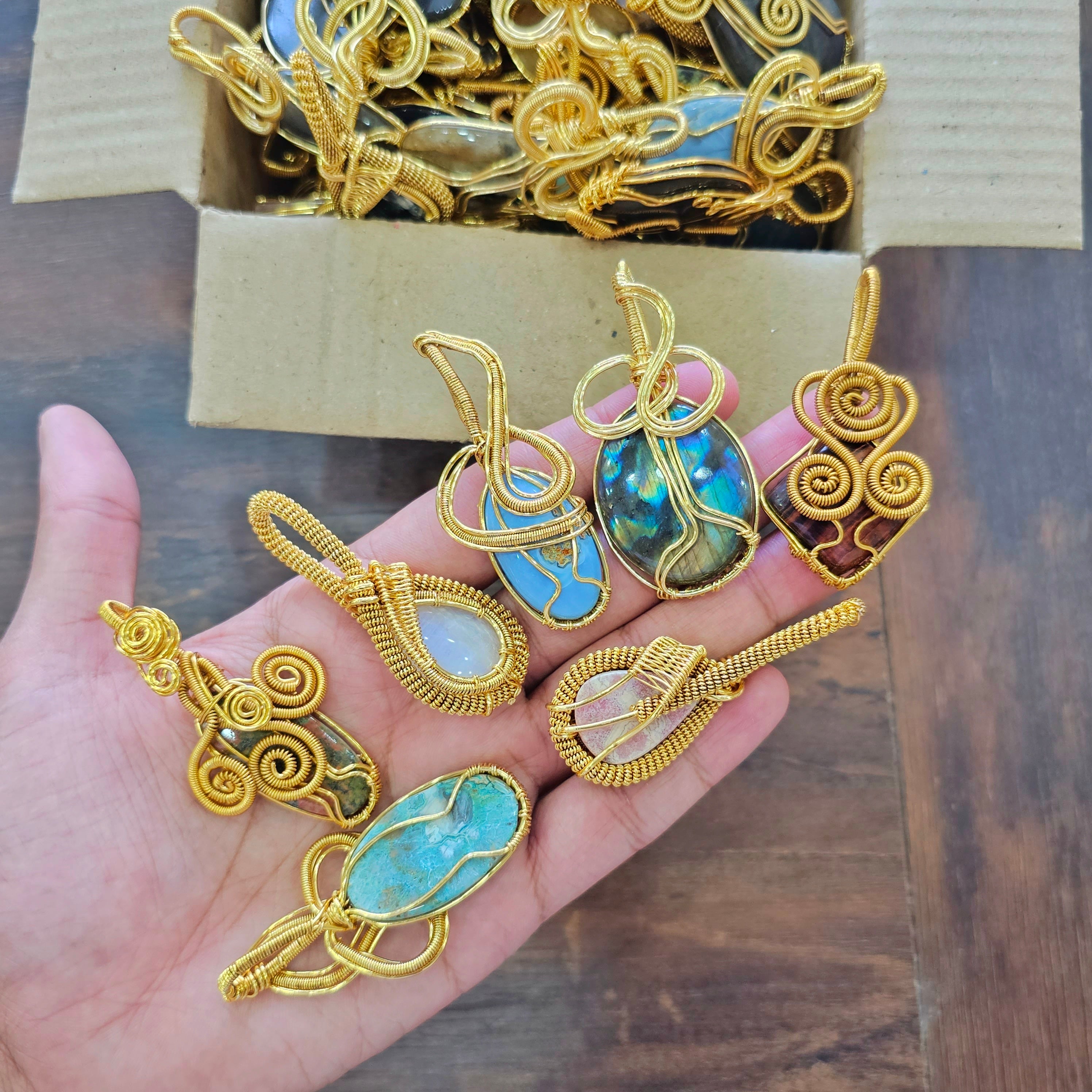 20 Pcs of Gold Plated Wire wrapped Pendant | 3 Inches - The LabradoriteKing