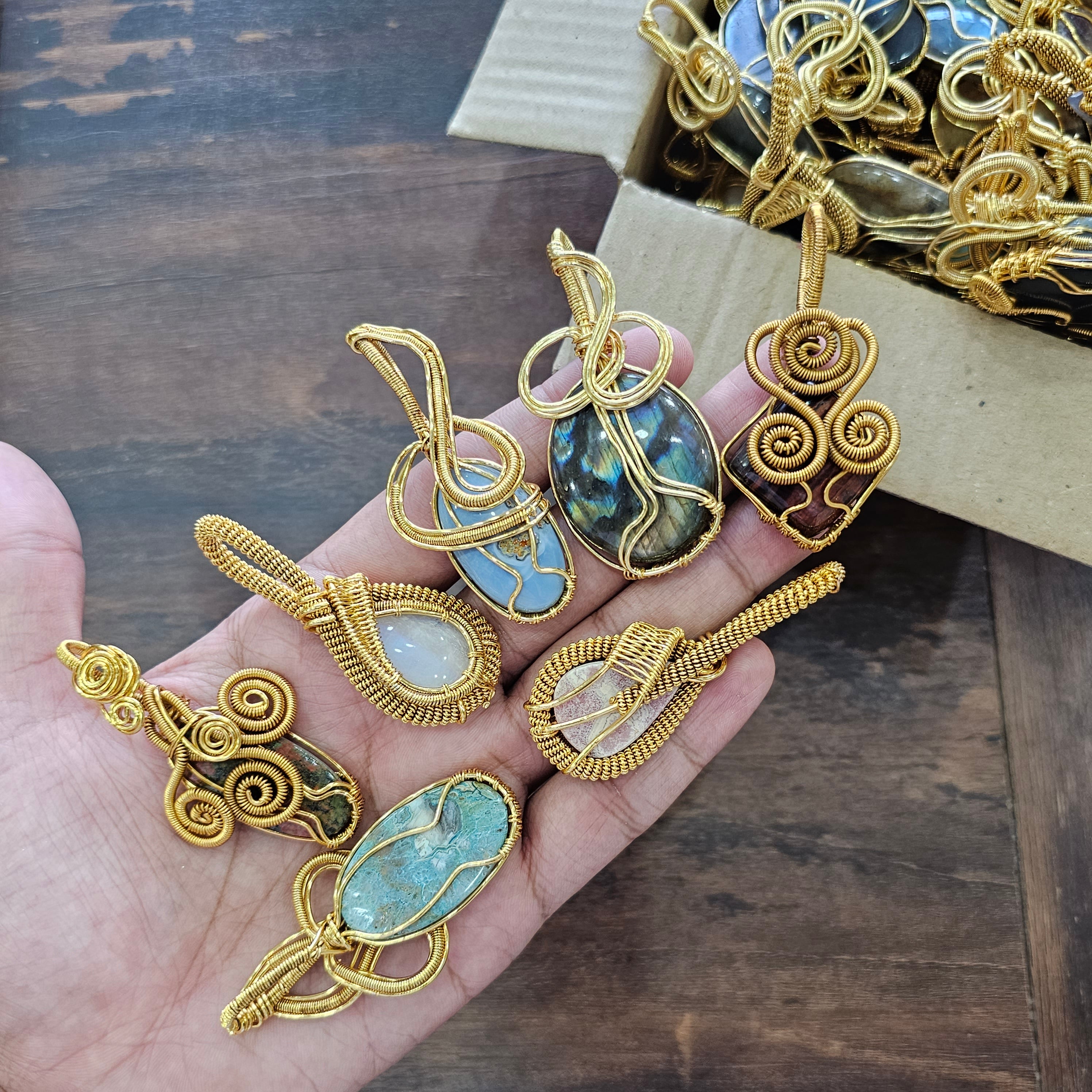 20 Pcs of Gold Plated Wire wrapped Pendant | 3 Inches - The LabradoriteKing