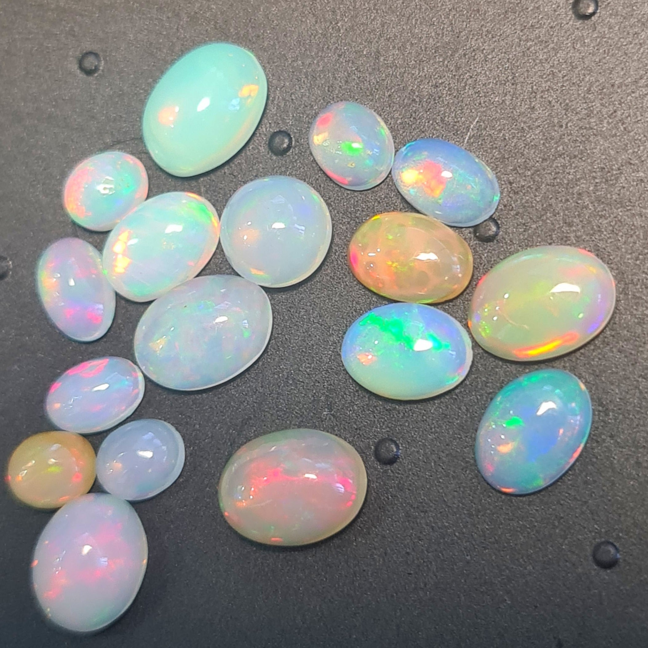 17 Pcs Natural Opal Cabochon Gemstone Shape: Round & Oval| Size: 5-8mm - The LabradoriteKing