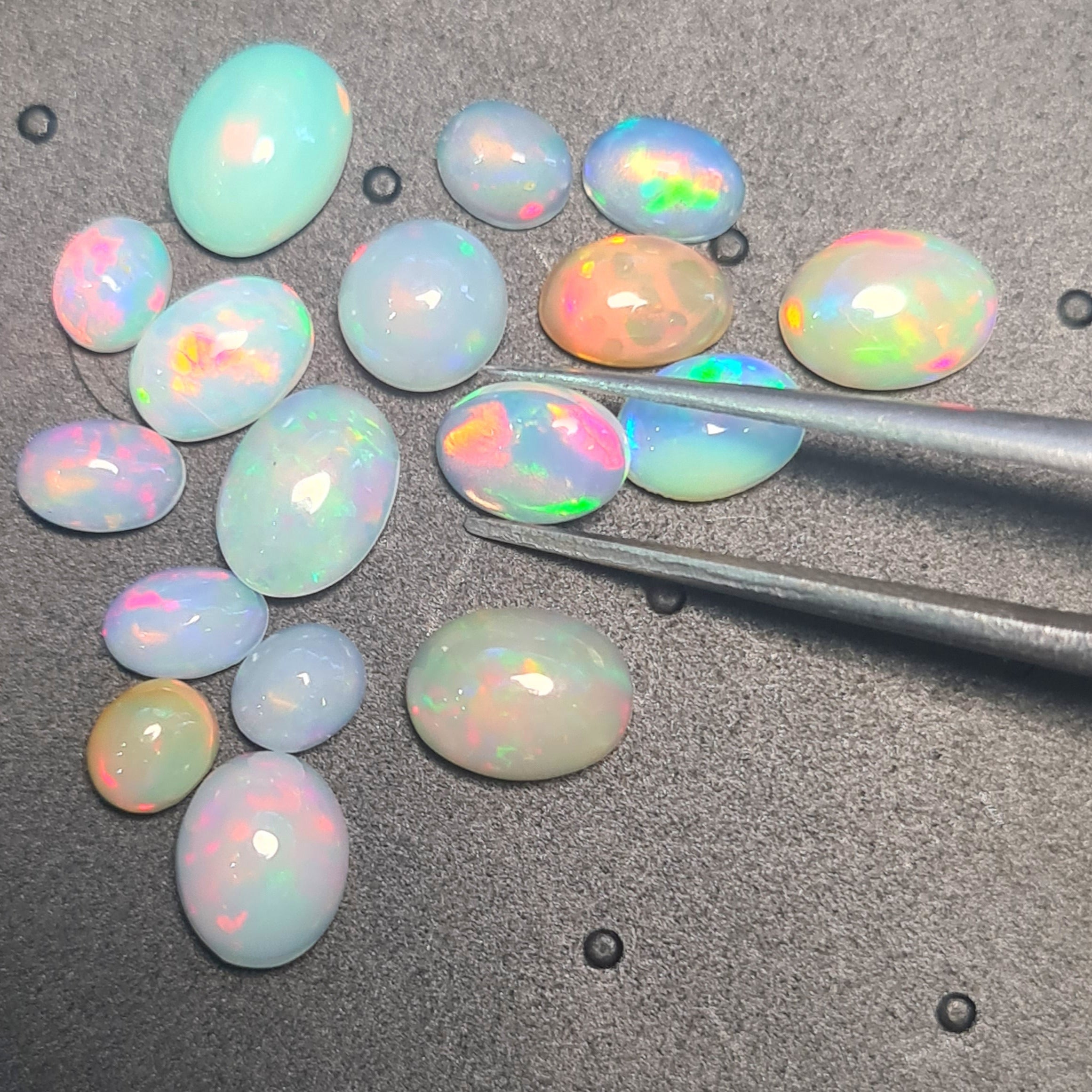 17 Pcs Natural Opal Cabochon Gemstone Shape: Round & Oval| Size: 5-8mm - The LabradoriteKing