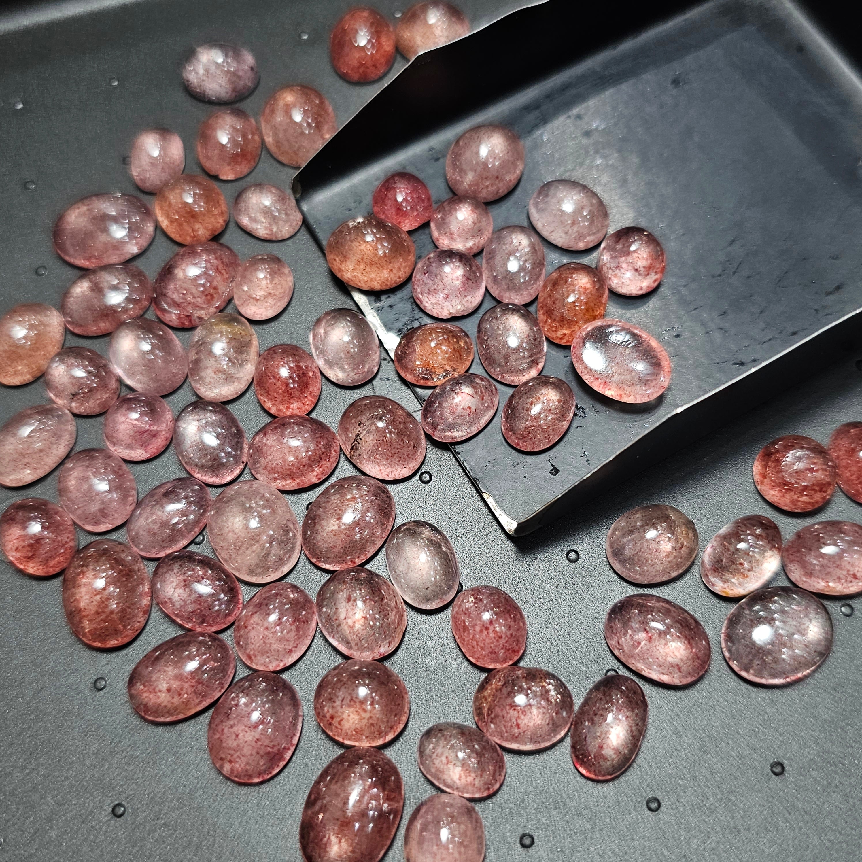 50 Pcs of Lepidocrocite in Quartz | 8-10mm Cabchons - The LabradoriteKing