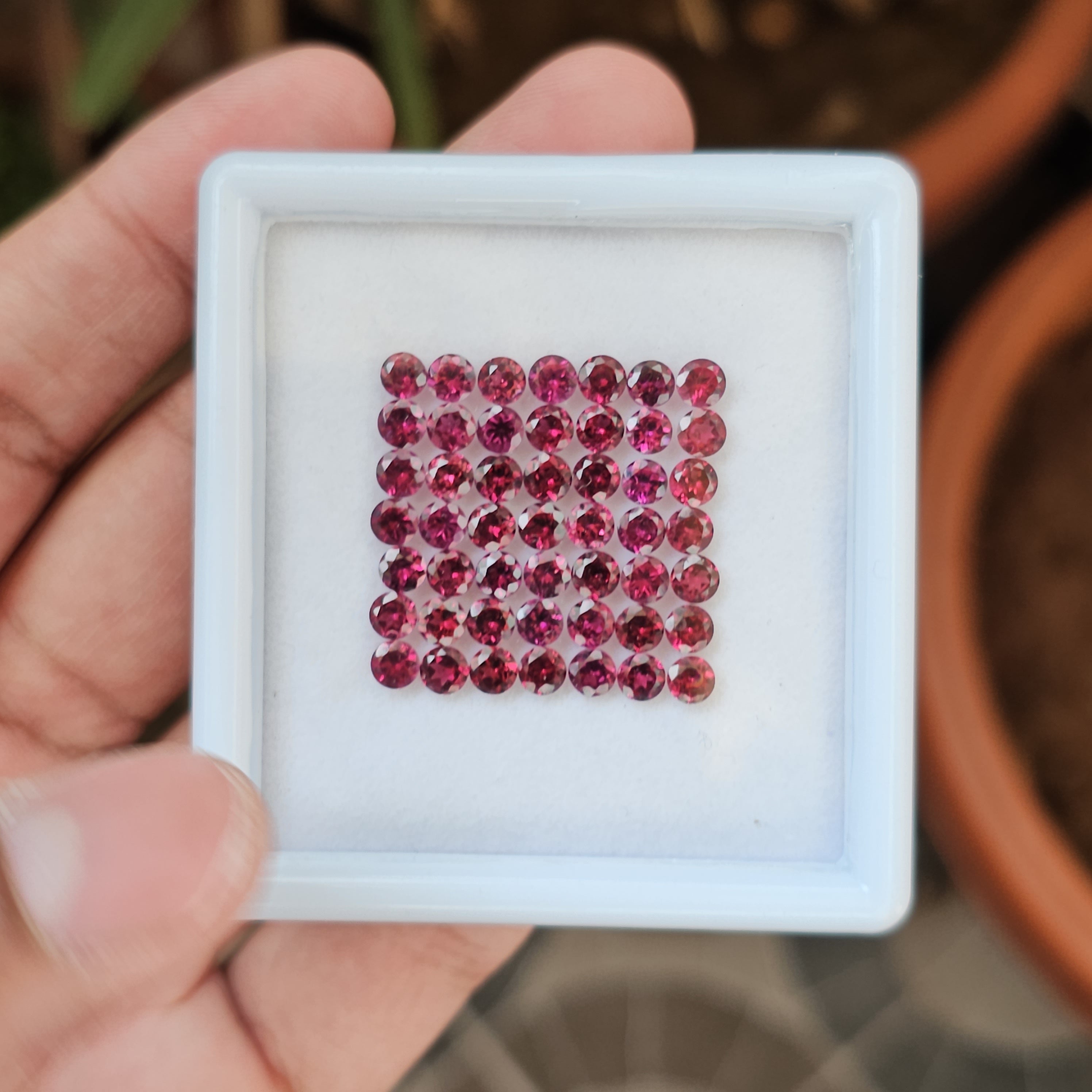 50 Natural Pink Rhodolite Garnet : Round Shape | Size:4mm - The LabradoriteKing