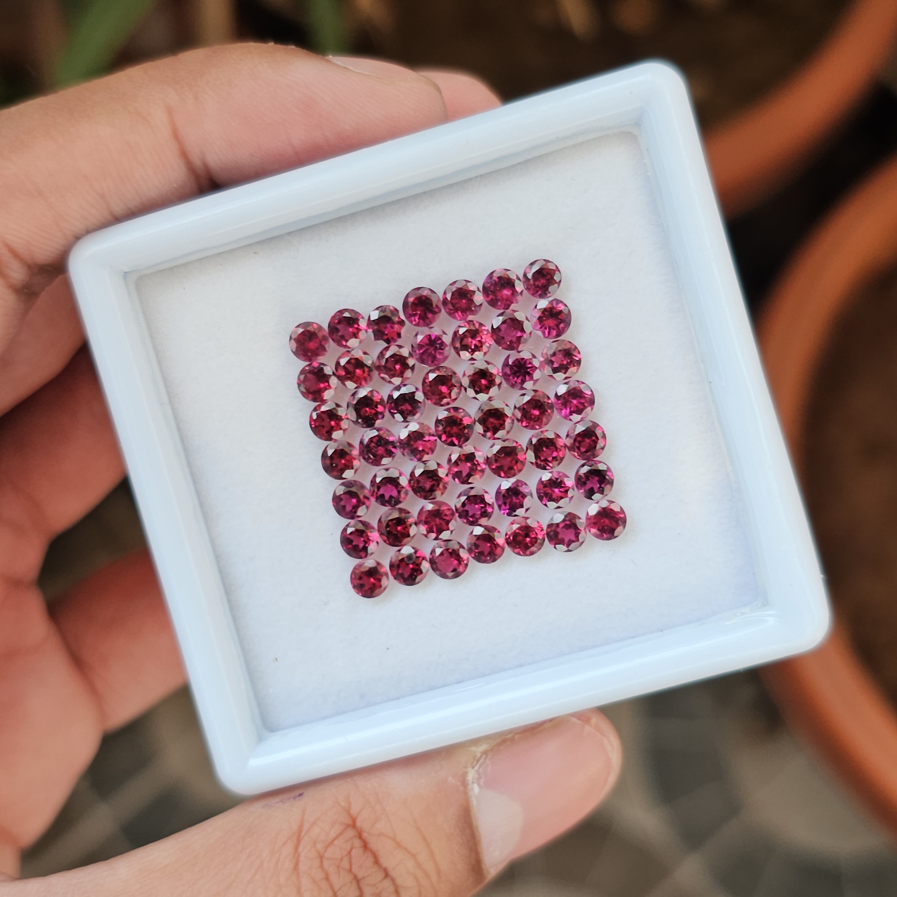 50 Natural Pink Rhodolite Garnet : Round Shape | Size:4mm - The LabradoriteKing