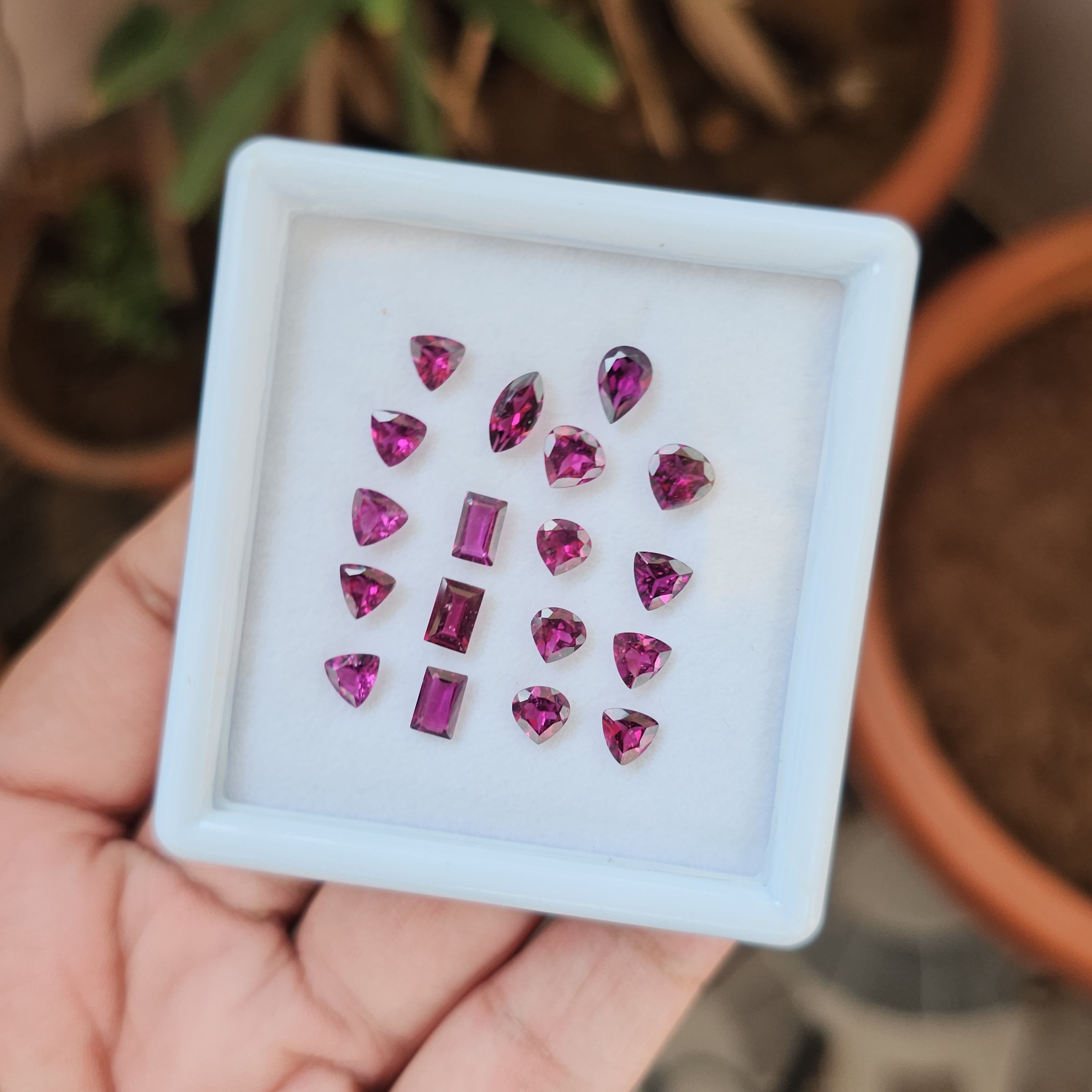 18 Natural Rhodolite Garnet : Mix Shape | Size:5-7mm - The LabradoriteKing