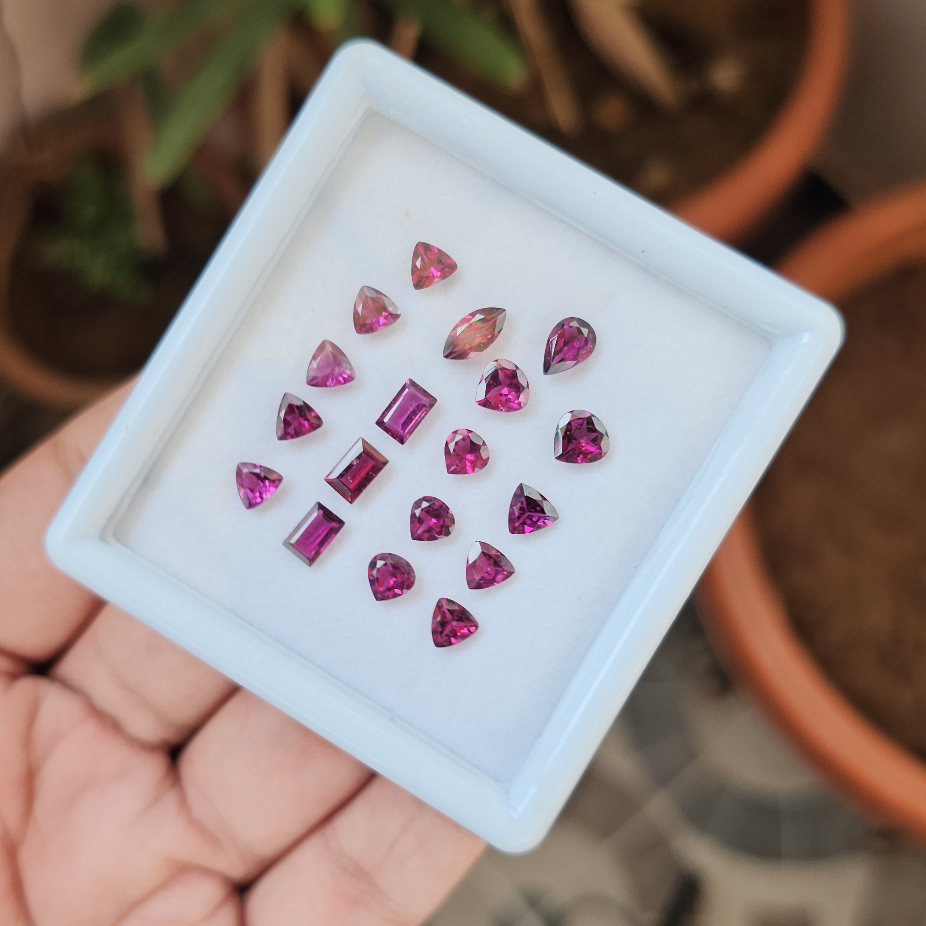 18 Natural Rhodolite Garnet : Mix Shape | Size:5-7mm - The LabradoriteKing