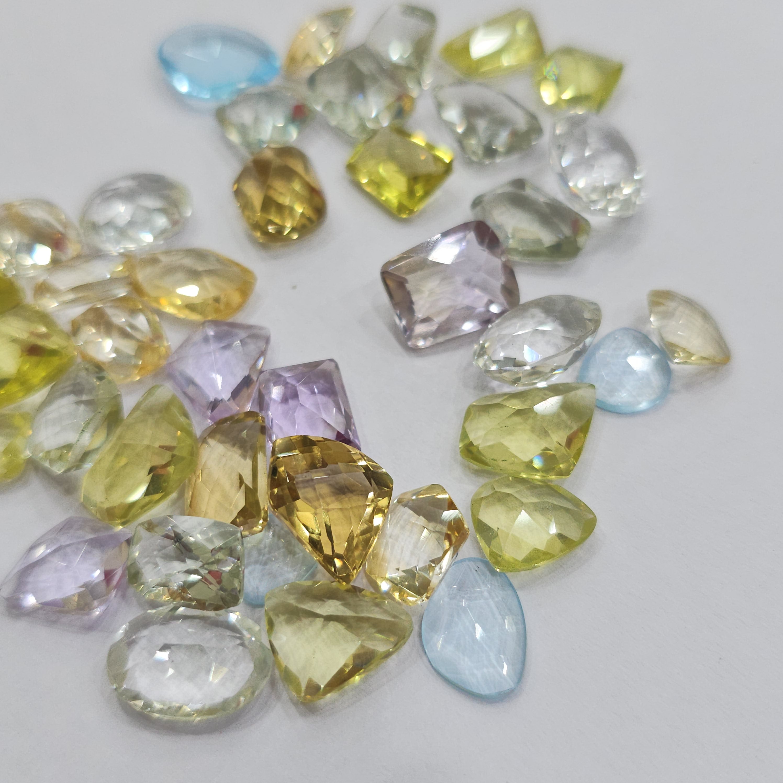 150 Cts scoope of Pastel Quartz | Flawless 10-15mm sizes | 30-40 Pcs - The LabradoriteKing