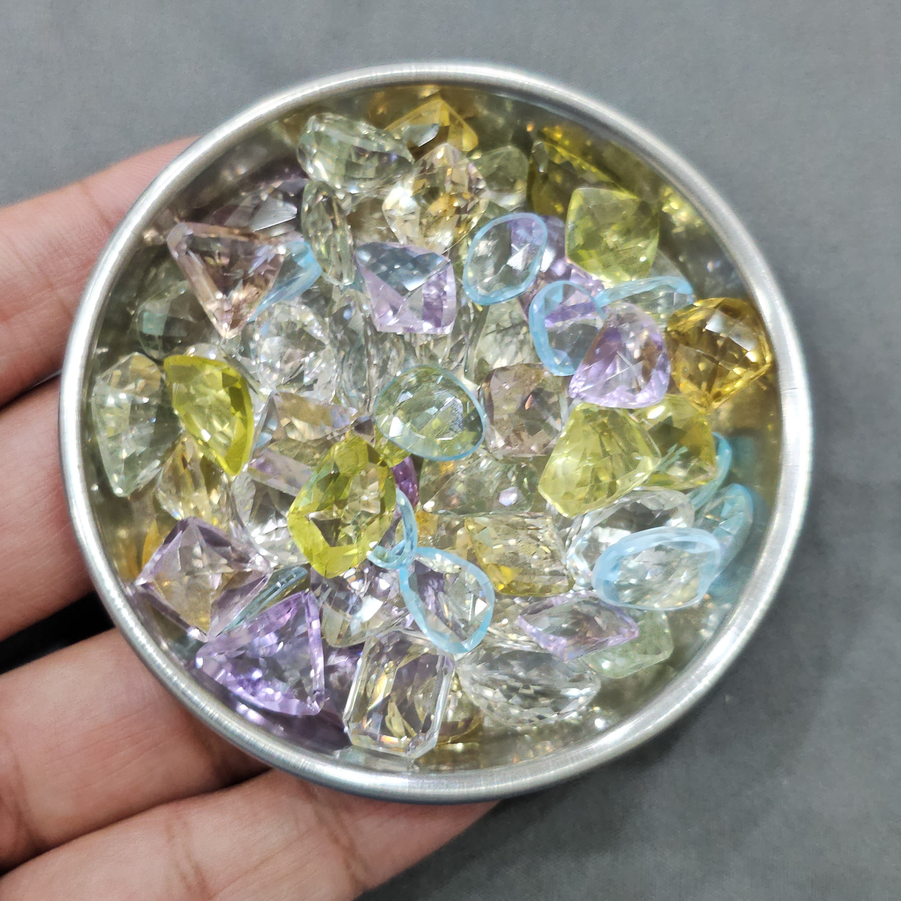 150 Cts scoope of Pastel Quartz | Flawless 10-15mm sizes | 30-40 Pcs - The LabradoriteKing