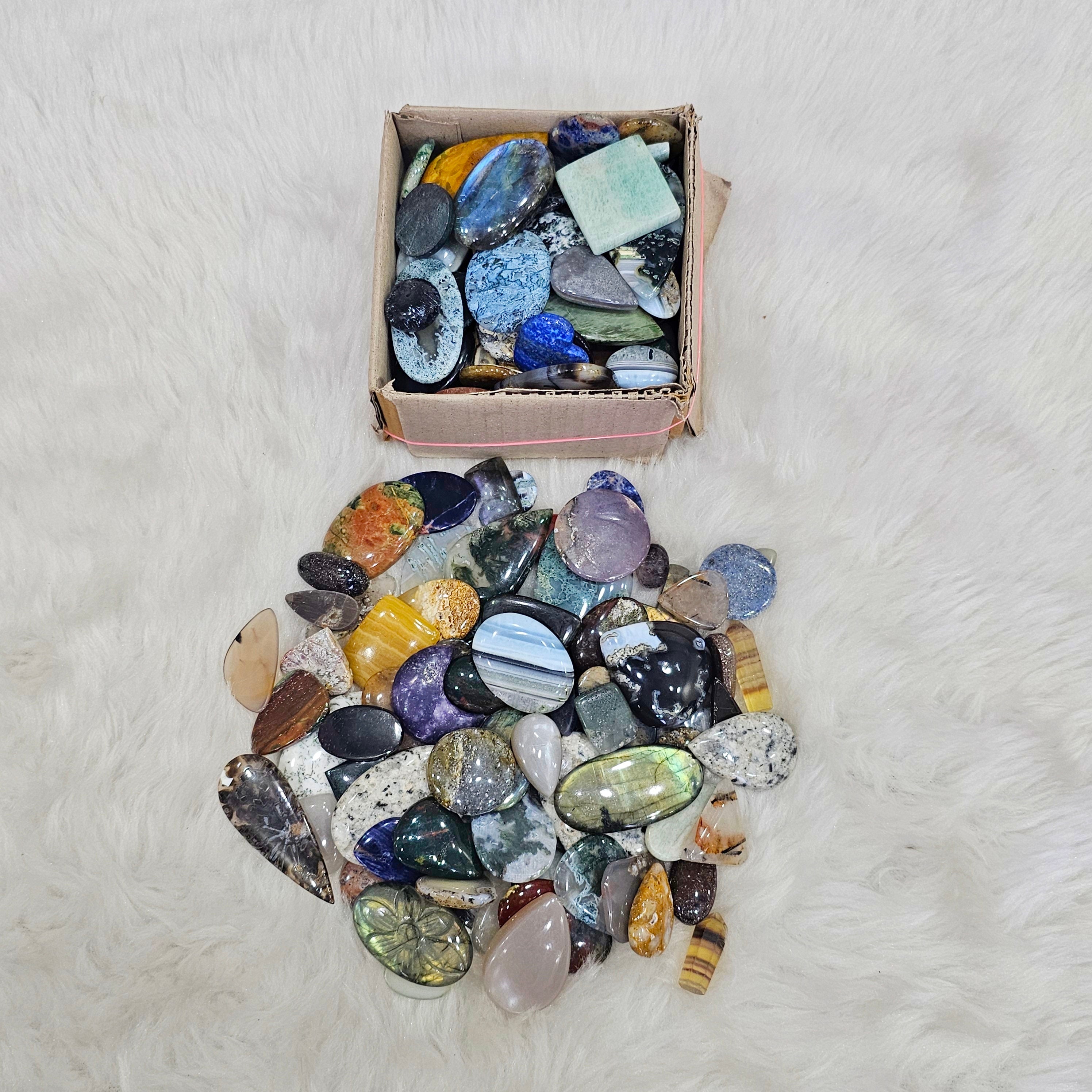 1 KG Mix Gemstone Box | 15mm to 50mm | 2023 Clearance Box - The LabradoriteKing