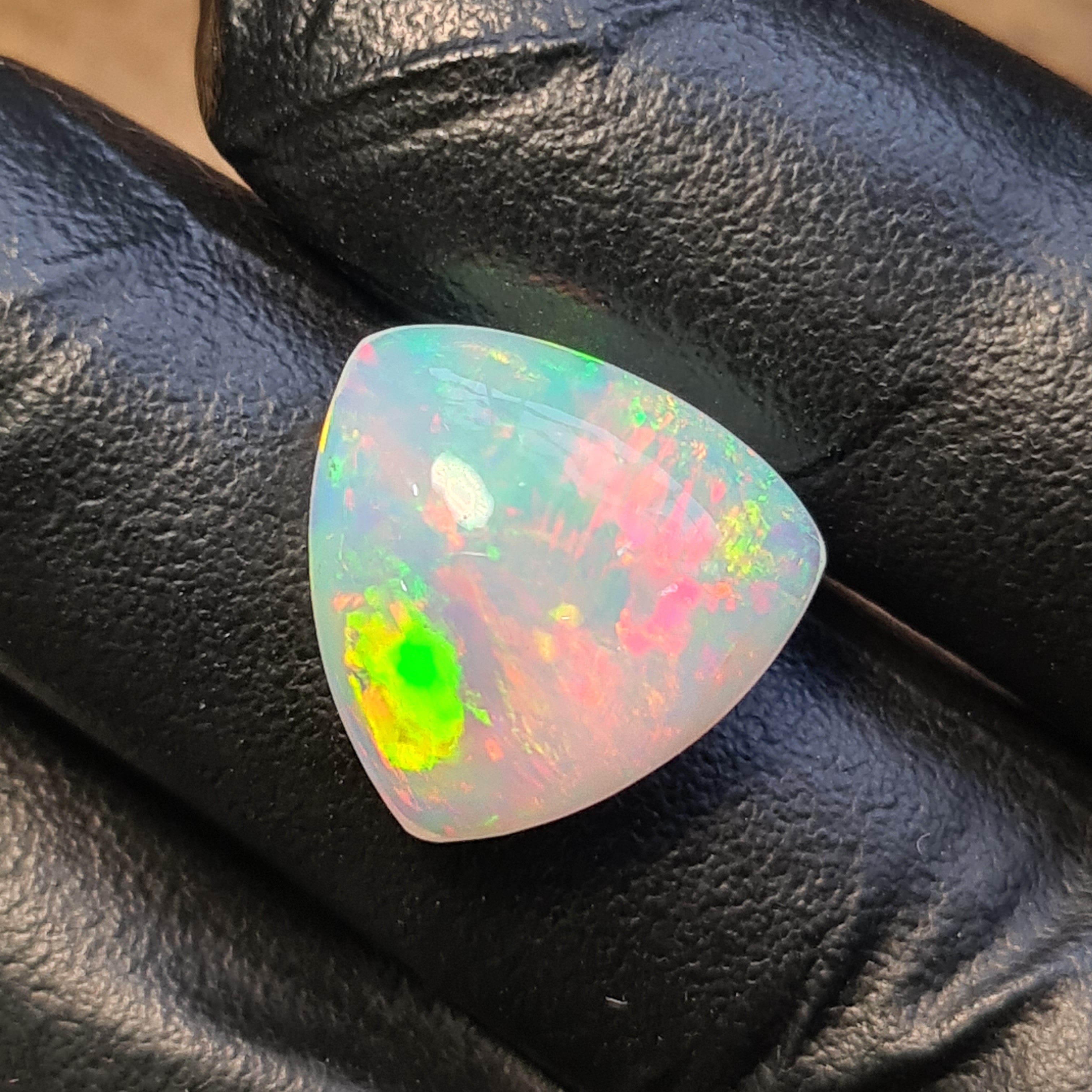 1 Pcs Of Natural Ethopian Opal  | Trillion Shape | Size: 15mm - The LabradoriteKing