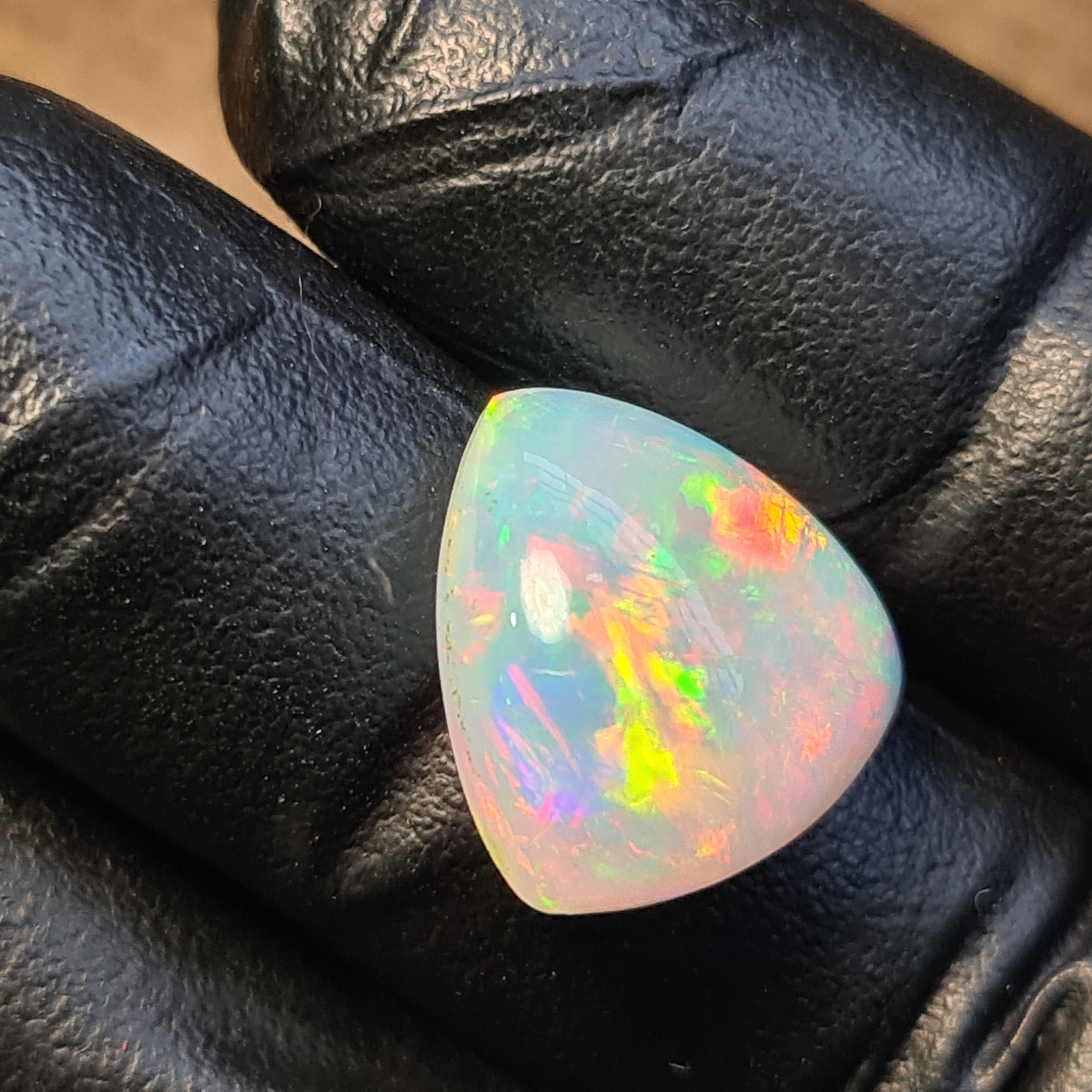 1 Pcs Of Natural Ethopian Opal  | Trillion Shape | Size: 15mm - The LabradoriteKing