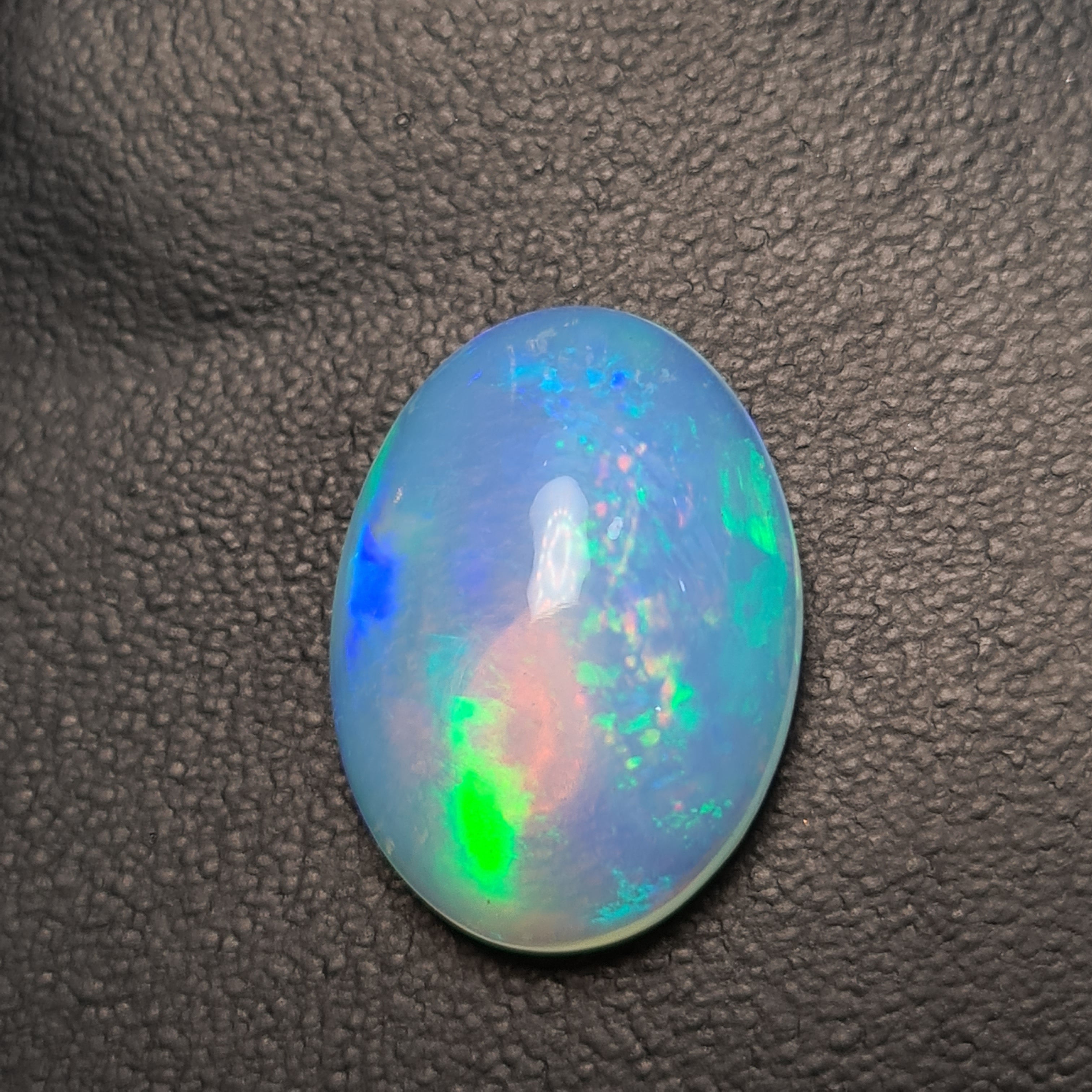 1  Pcs Of Natural Ethopian Opal  | Oval Shape | Size: 13x18mm - The LabradoriteKing