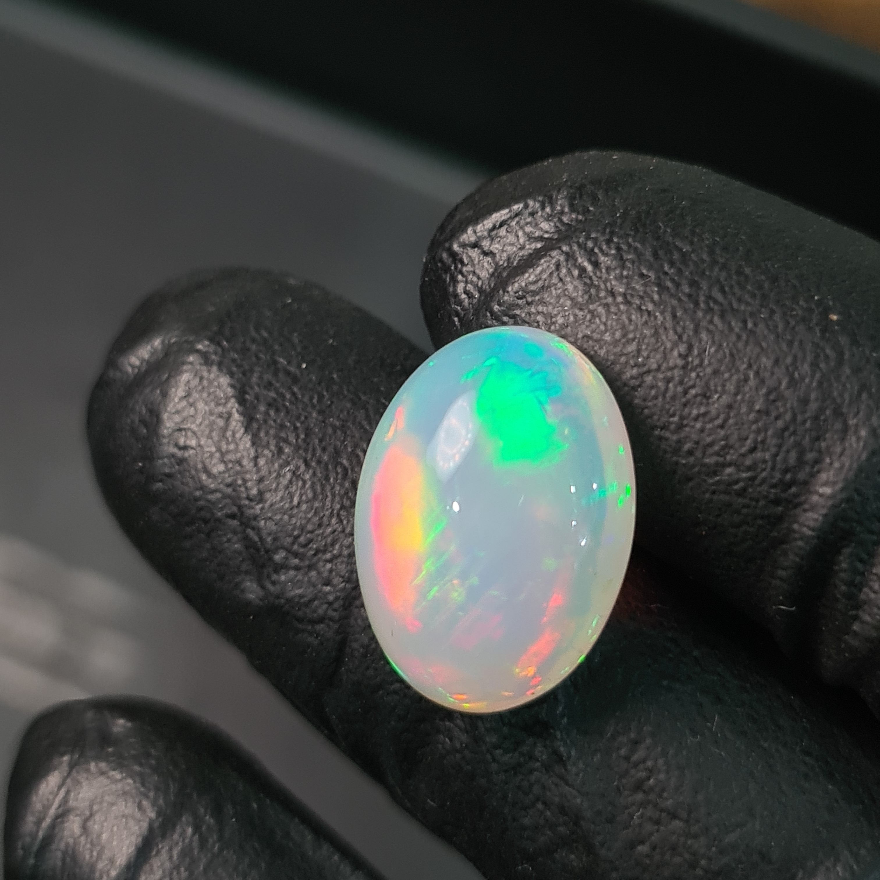 1  Pcs Of Natural Ethopian Opal  | Oval Shape | Size: 13x15mm - The LabradoriteKing