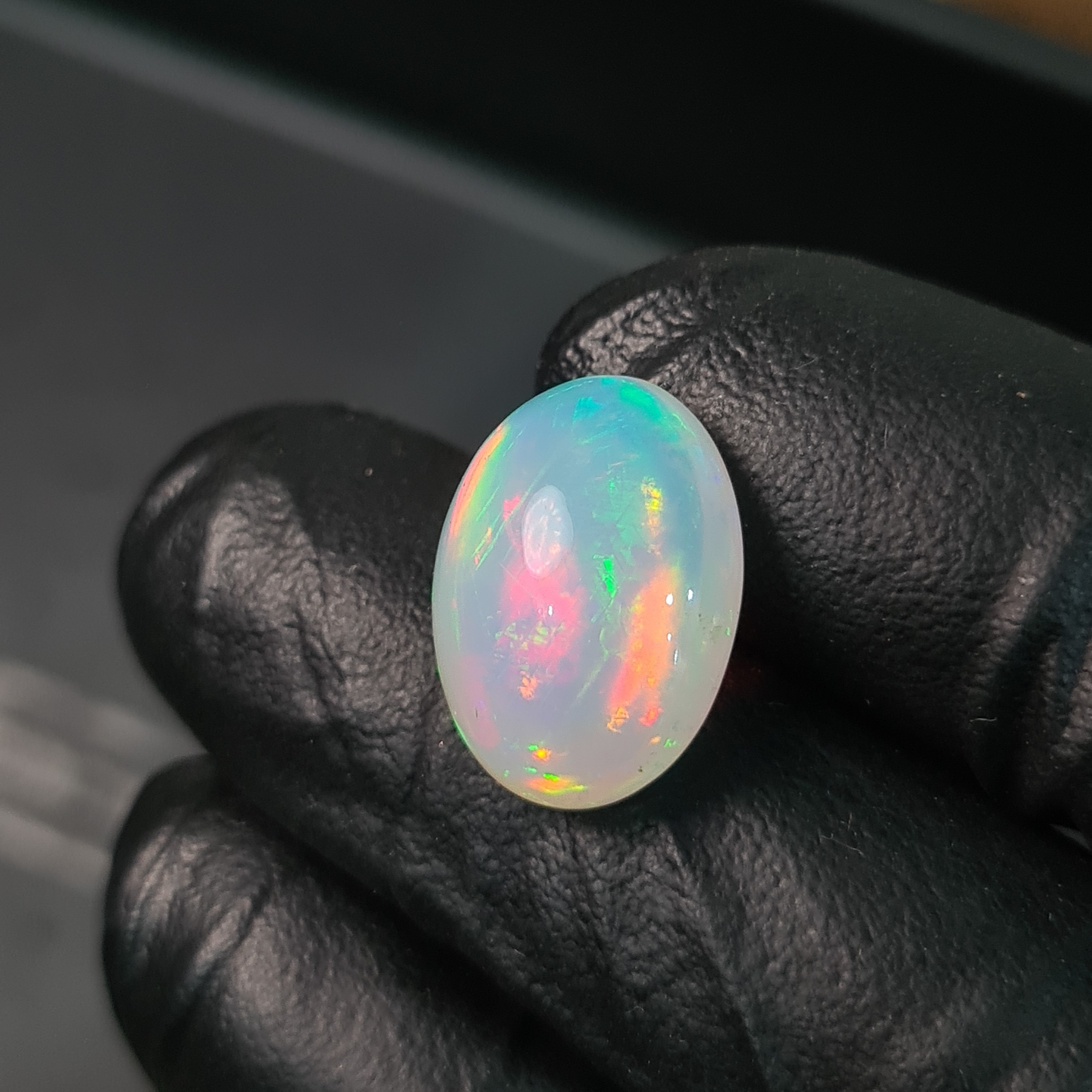 1  Pcs Of Natural Ethopian Opal  | Oval Shape | Size: 13x15mm - The LabradoriteKing