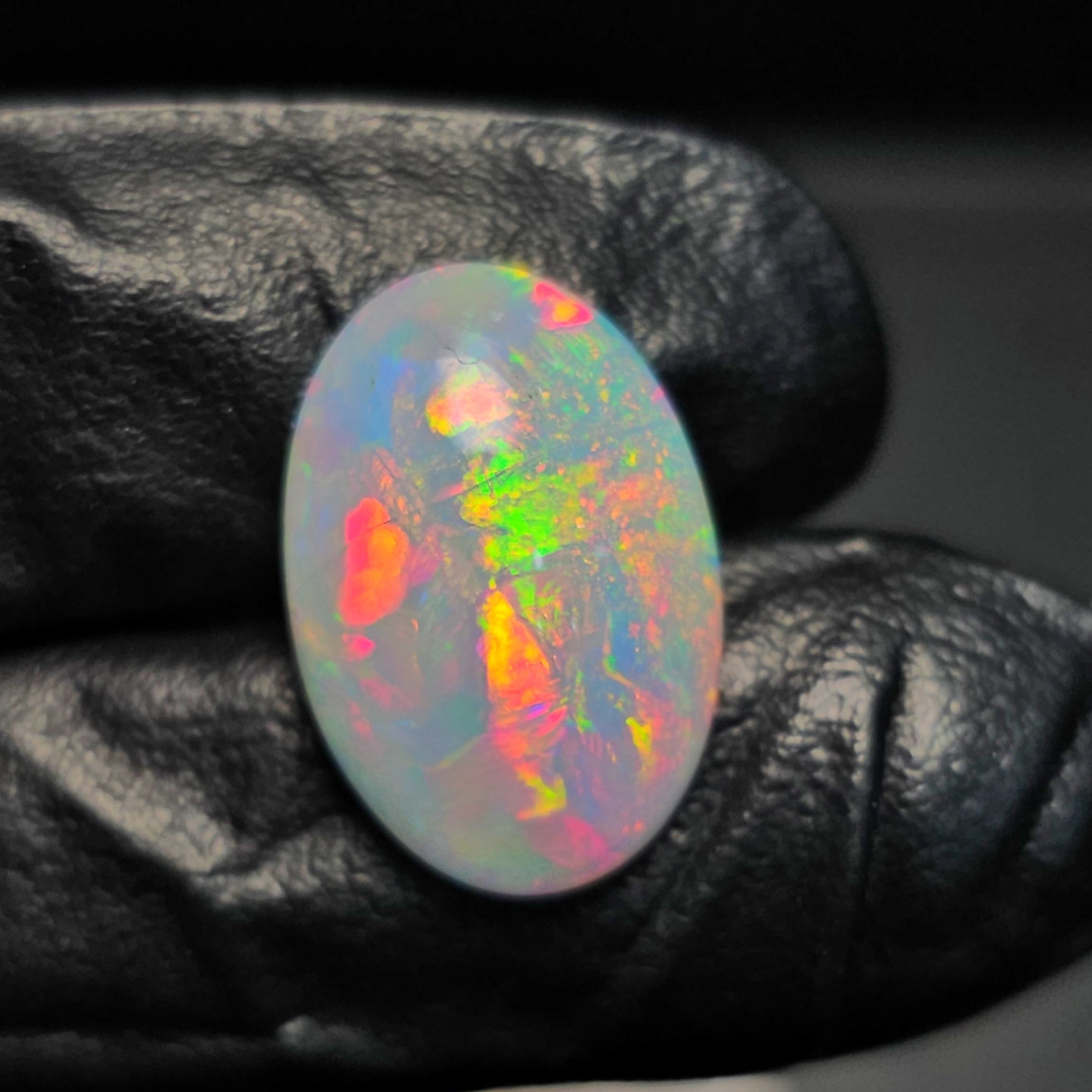 1  Pcs Of Natural Ethopian Opal  | Oval Shape | Size: 13x19mm - The LabradoriteKing