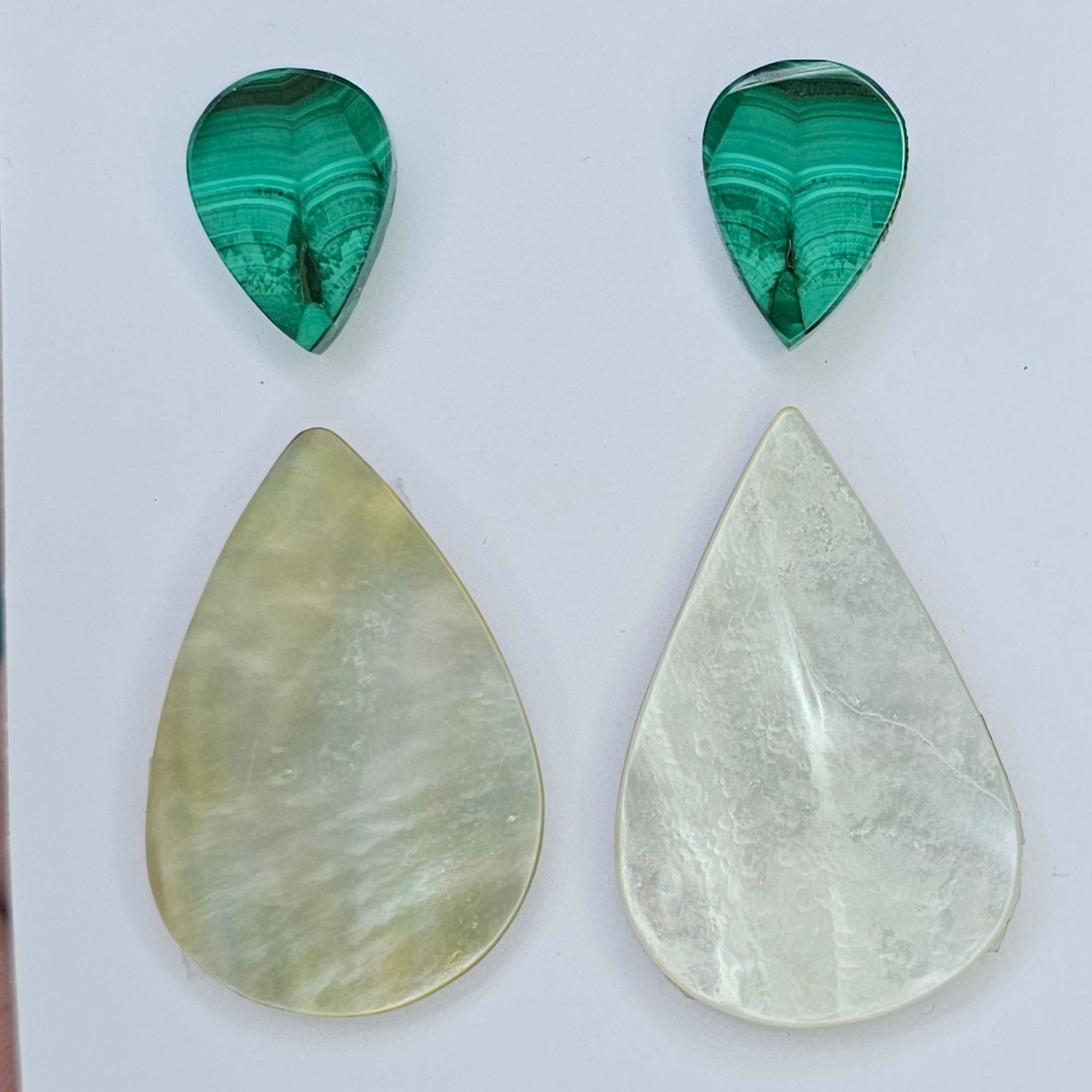 1 Card Of Natural Mother Of Pearl & Malachite| Pear Shape | Size:14-43mm - The LabradoriteKing