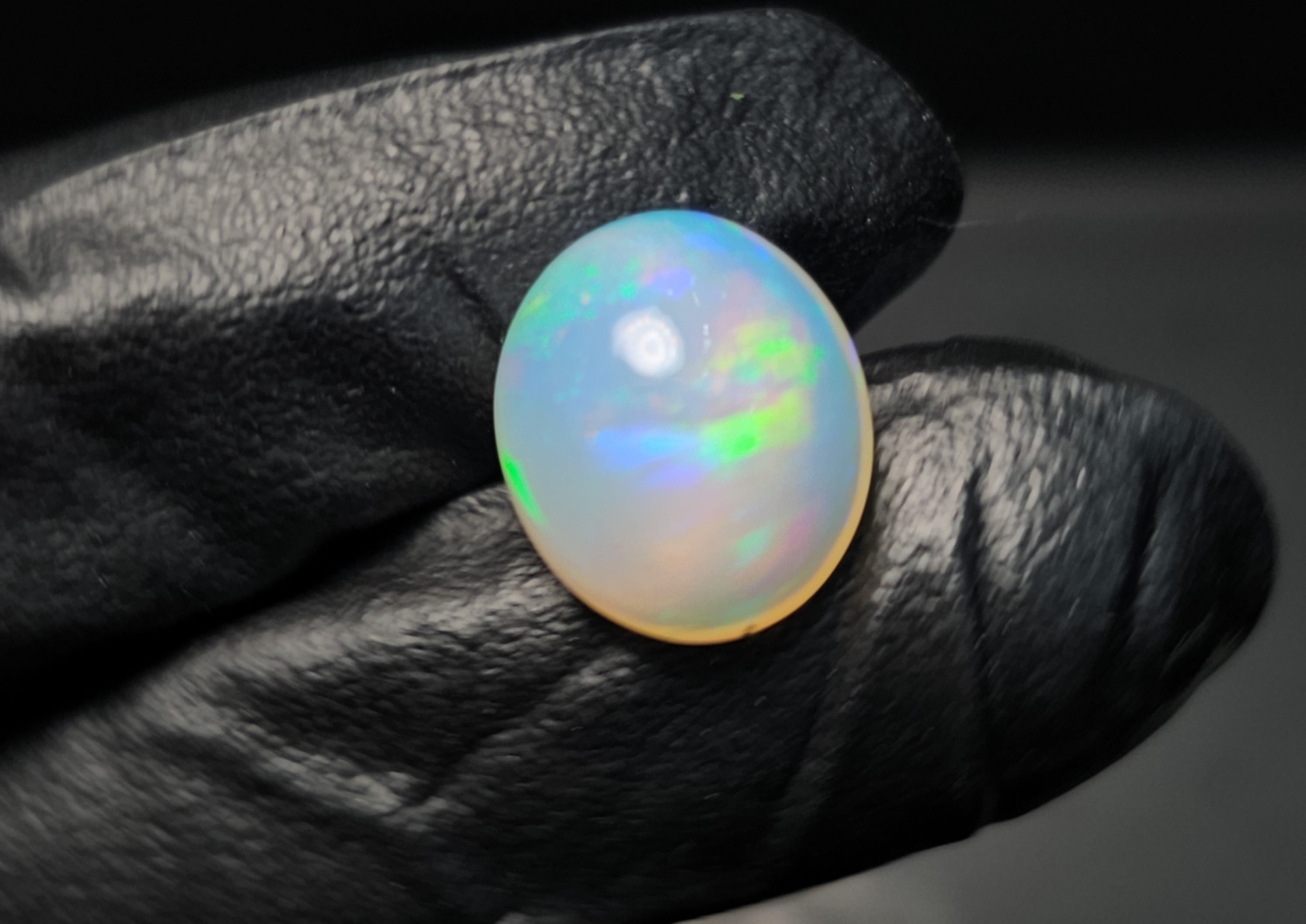 1  Pcs Of Natural Ethopian Opal  | Oval Shape | Size: 12x14mm - The LabradoriteKing