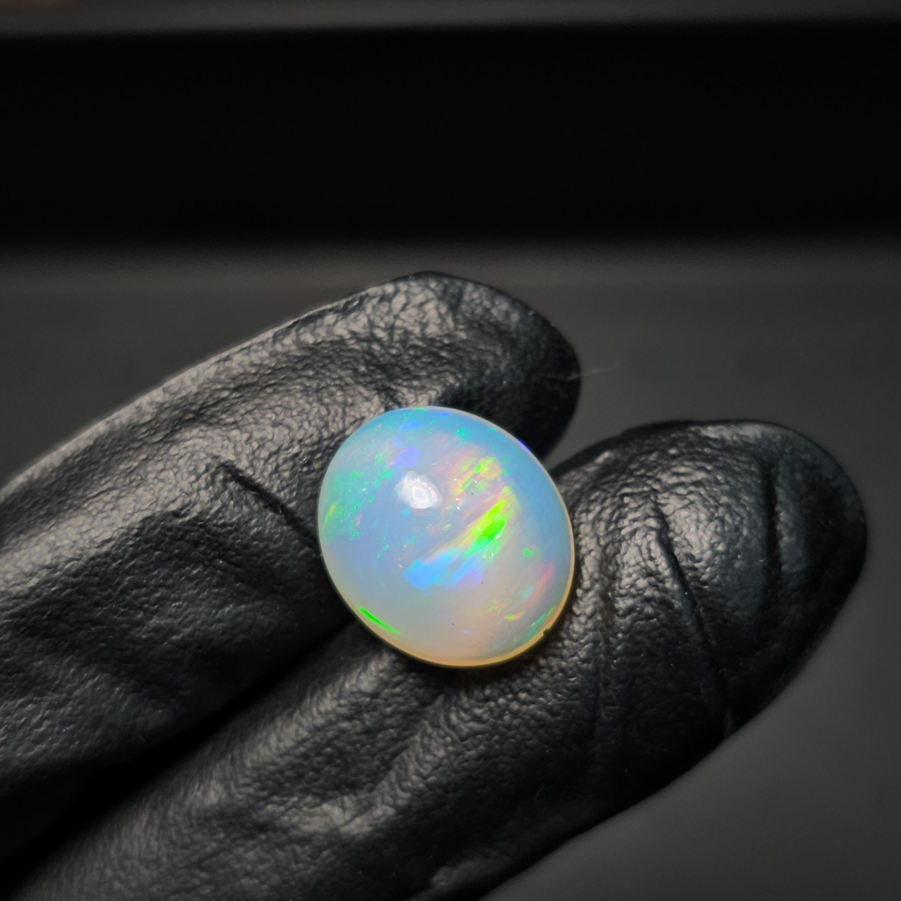 1  Pcs Of Natural Ethopian Opal  | Oval Shape | Size: 12x14mm - The LabradoriteKing