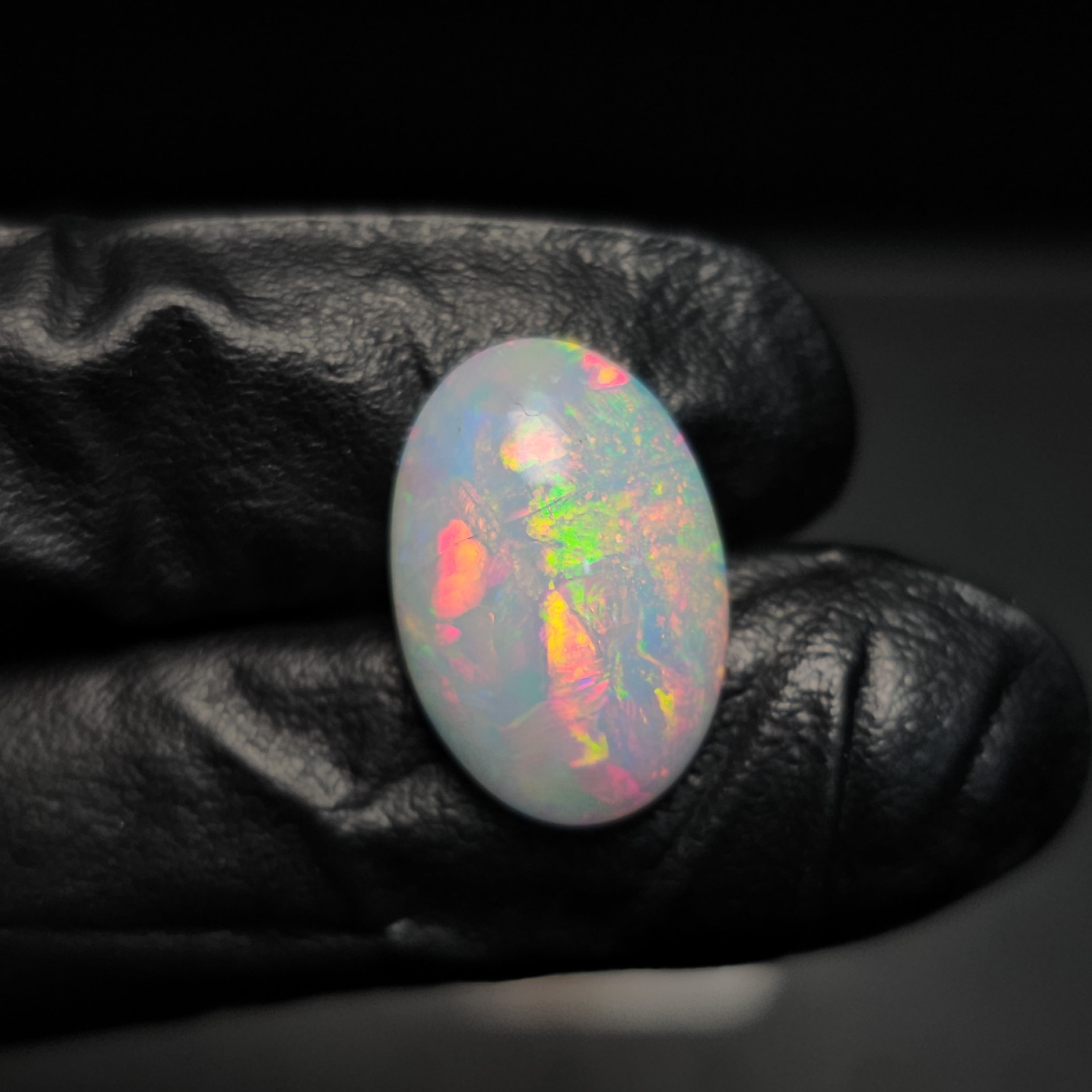 1  Pcs Of Natural Ethopian Opal  | Oval Shape | Size: 13x19mm - The LabradoriteKing