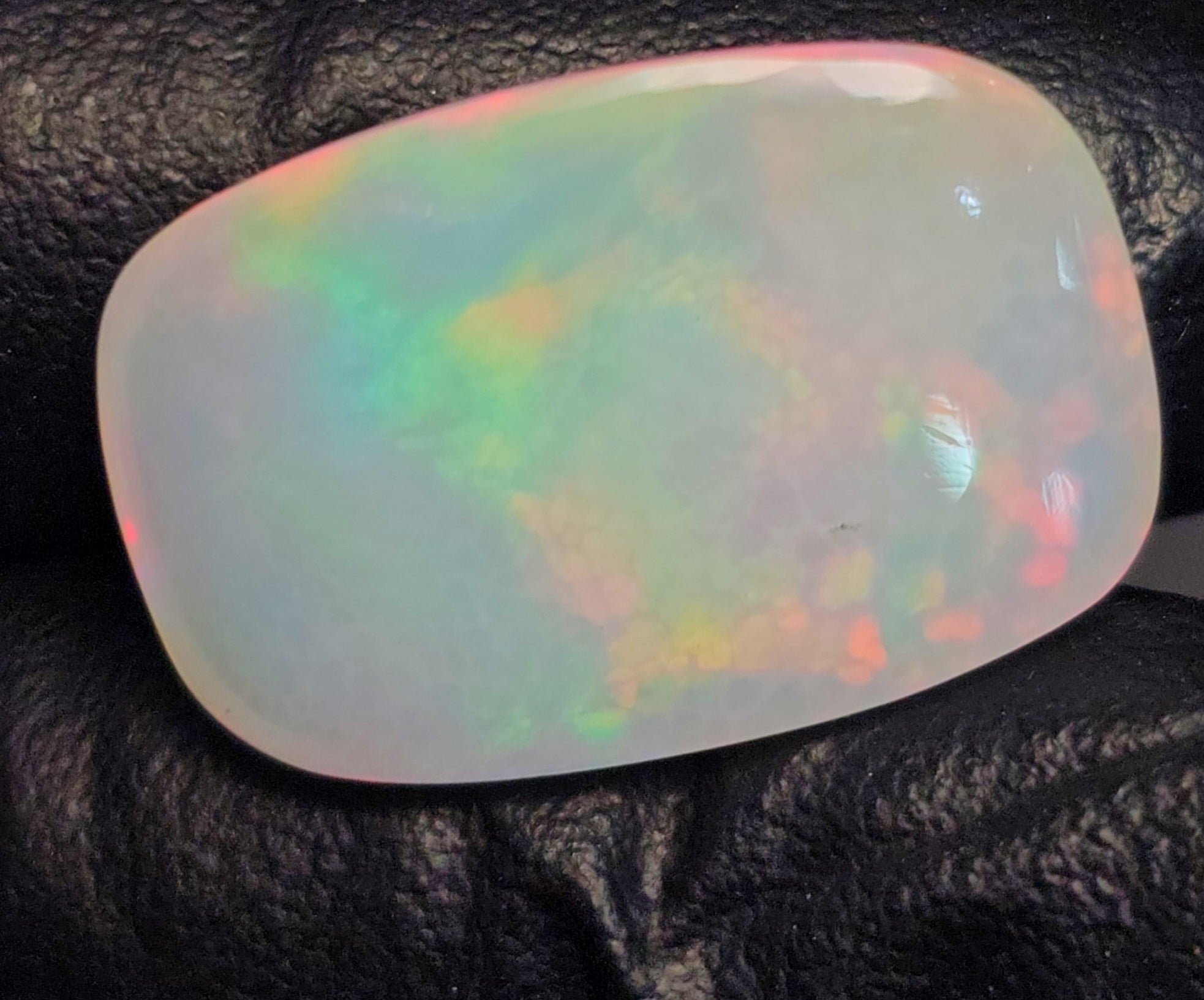 1 Pcs Of Natural Ethopian Opal Oval Shape  |WT: 15 Cts|Size: 25x16mm - The LabradoriteKing