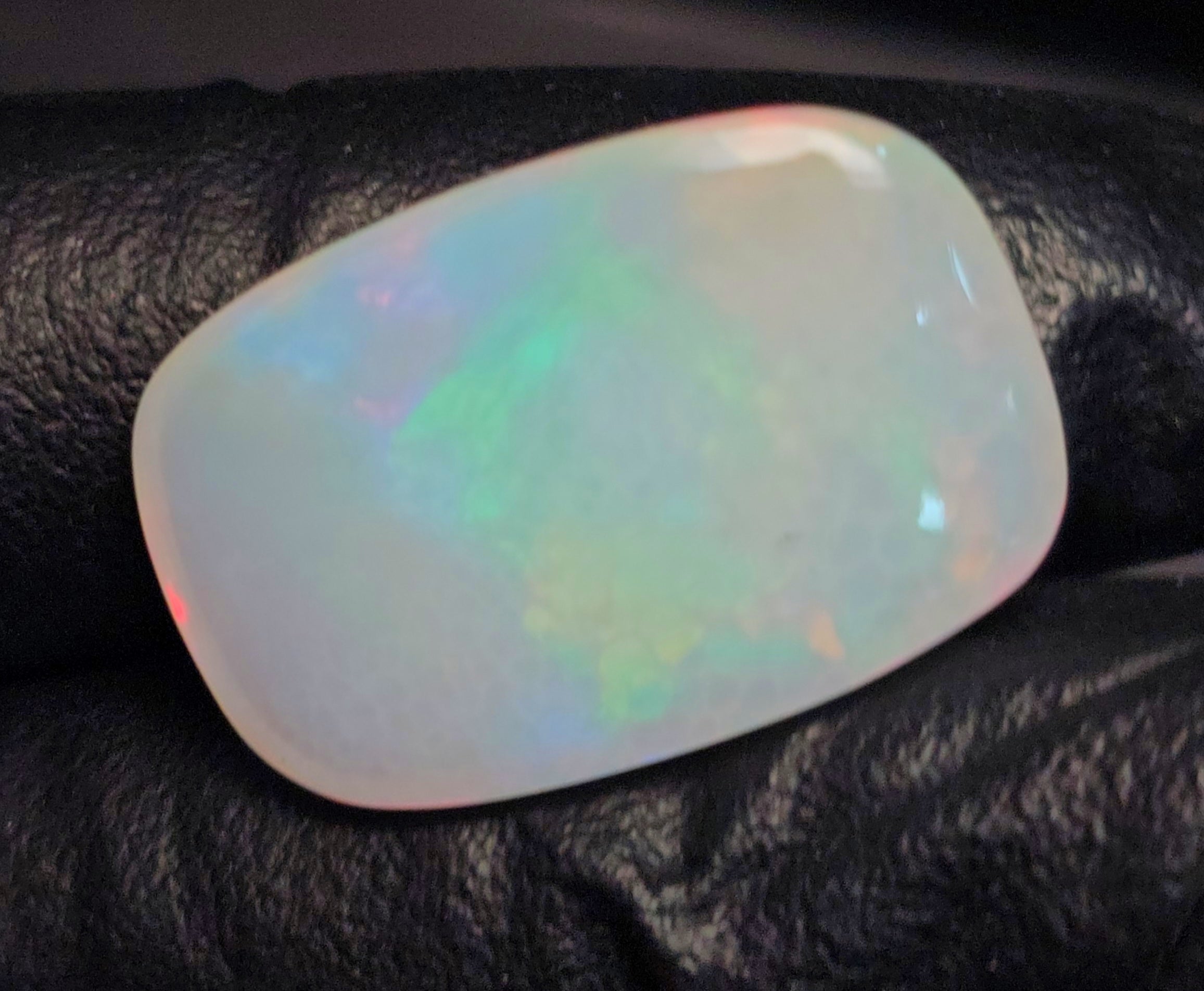 1 Pcs Of Natural Ethopian Opal Oval Shape  |WT: 15 Cts|Size: 25x16mm - The LabradoriteKing