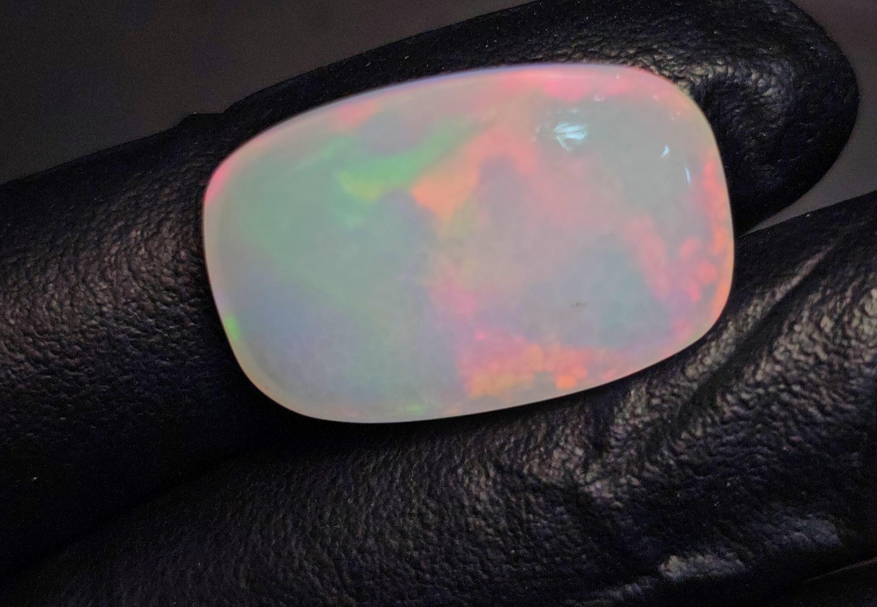 1 Pcs Of Natural Ethopian Opal Oval Shape  |WT: 15 Cts|Size: 25x16mm - The LabradoriteKing