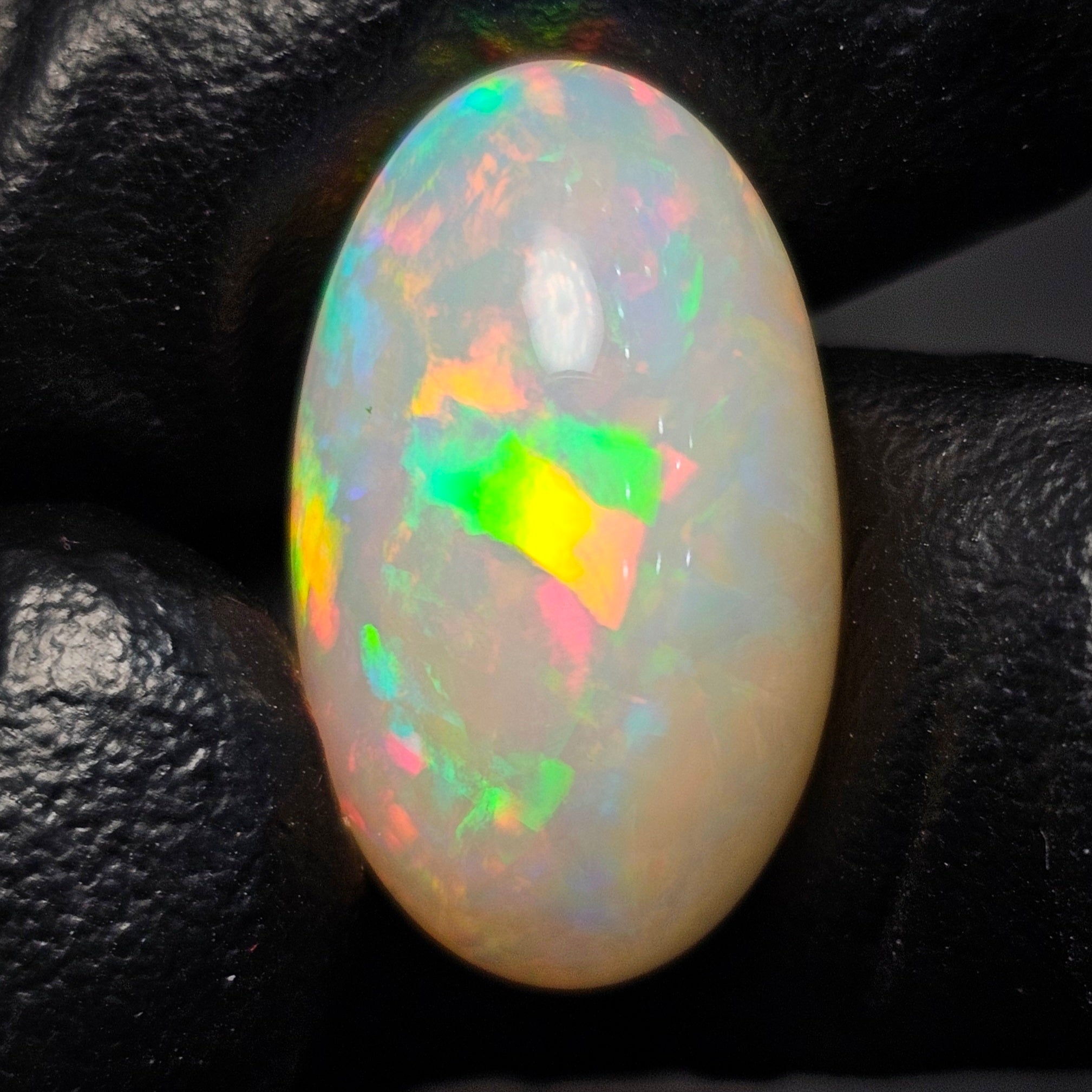 1 Pcs Of Natural Ethopian Opal Oval Shape  |WT: 12.6 Cts|Size: 21X13mm - The LabradoriteKing