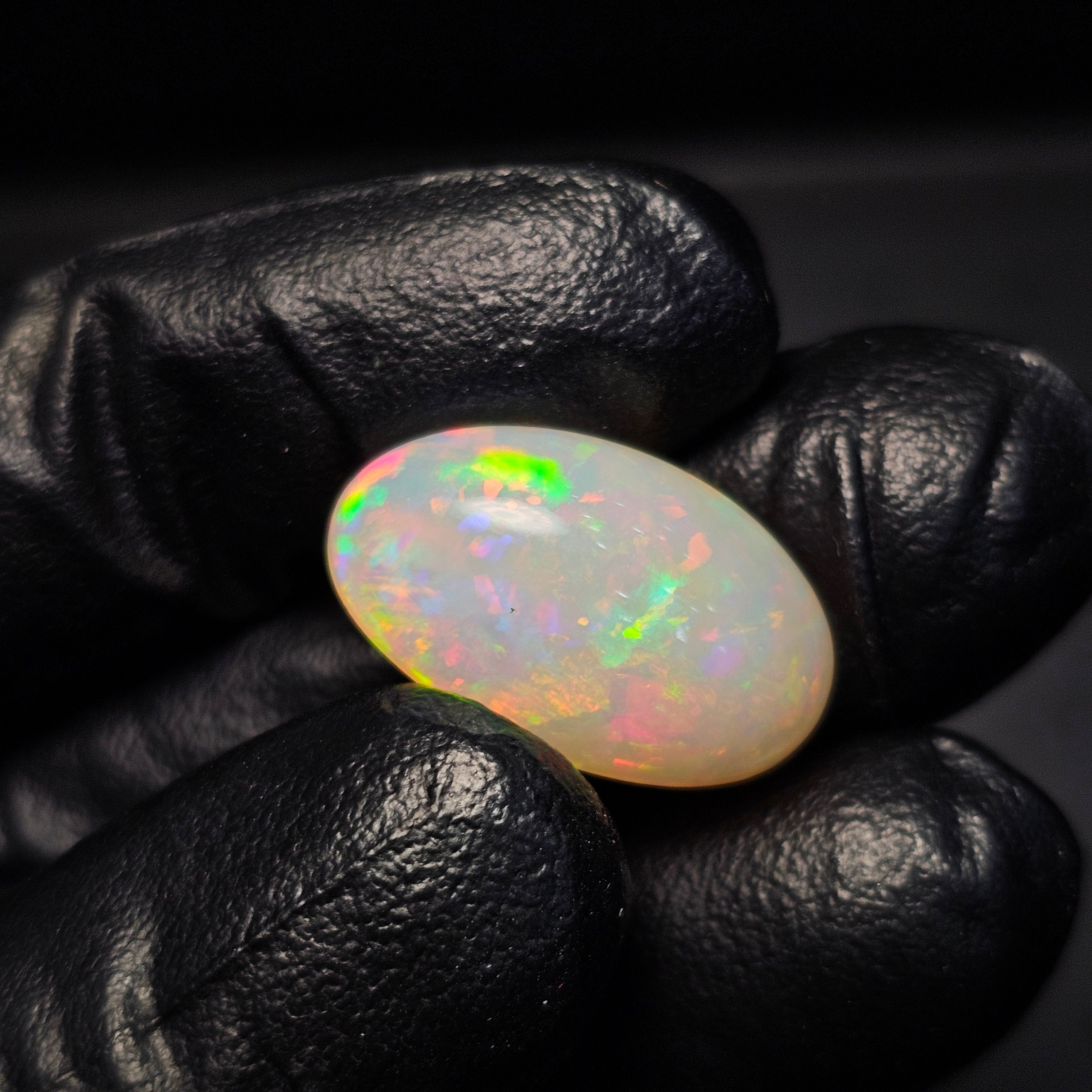 1 Pcs Of Natural Ethopian Opal Oval Shape  |WT: 12.6 Cts|Size: 21X13mm - The LabradoriteKing