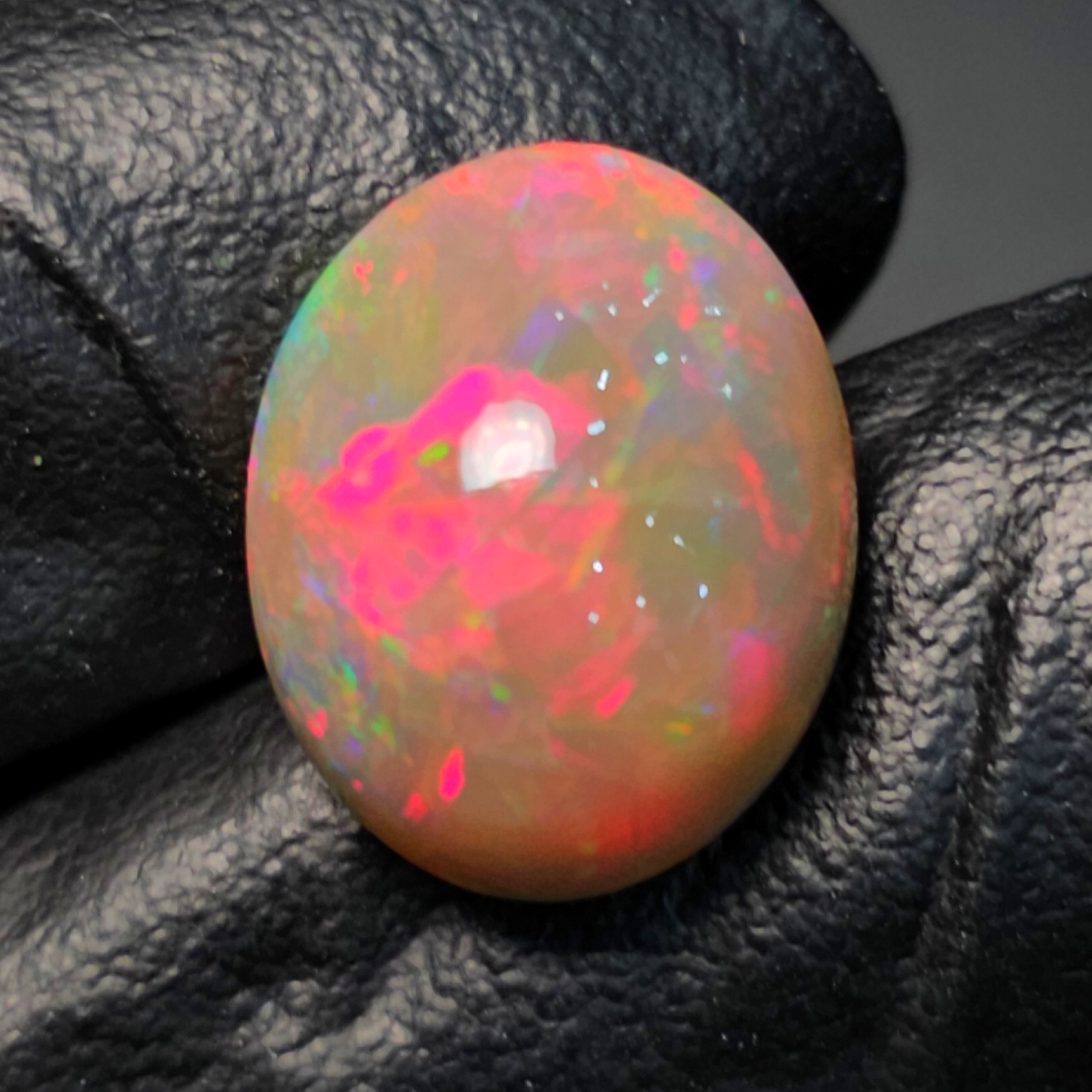 1 Pcs Of Natural Ethopian Opal Oval Shape  |WT: 6.3 Cts|Size: 15X12mm - The LabradoriteKing