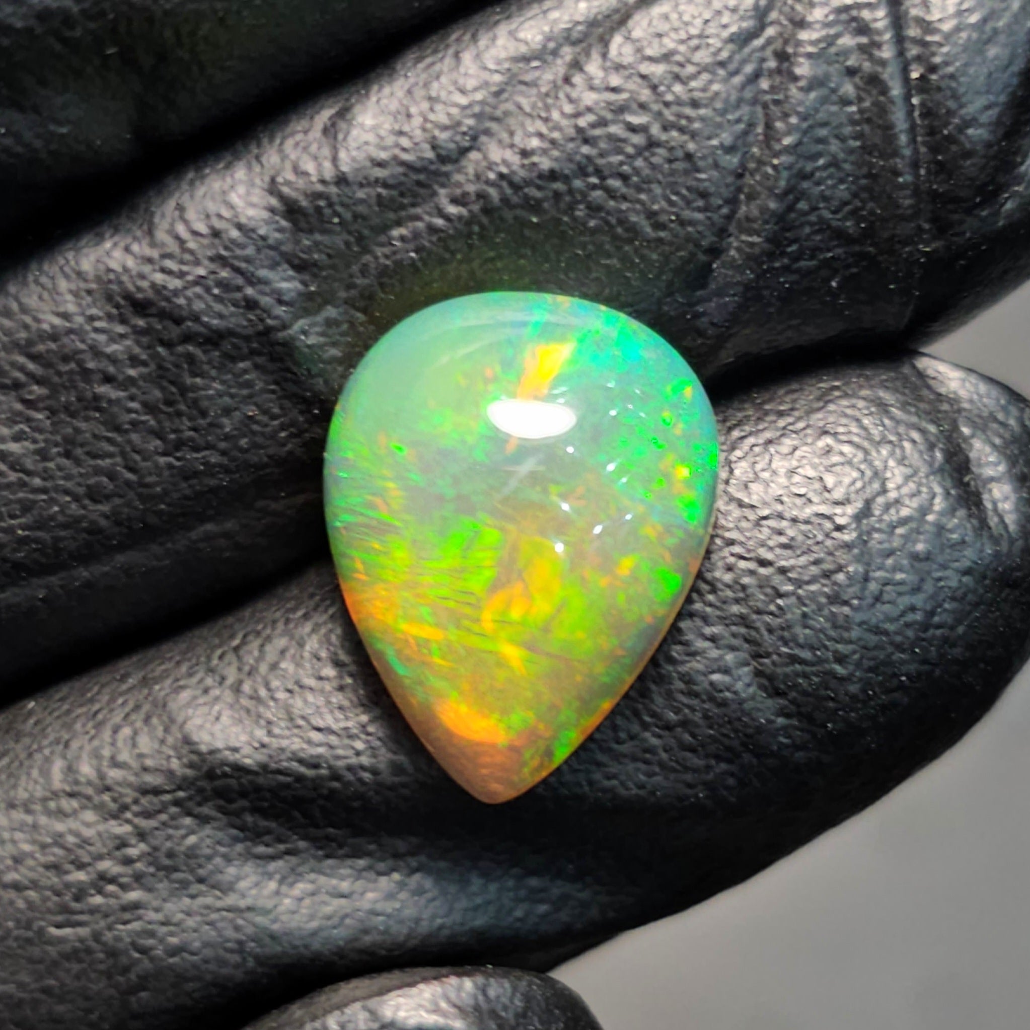 1 Pcs Of Natural Ethopian Opal Pear Shape  |WT: 4.4 Cts|Size: 15x12mm - The LabradoriteKing